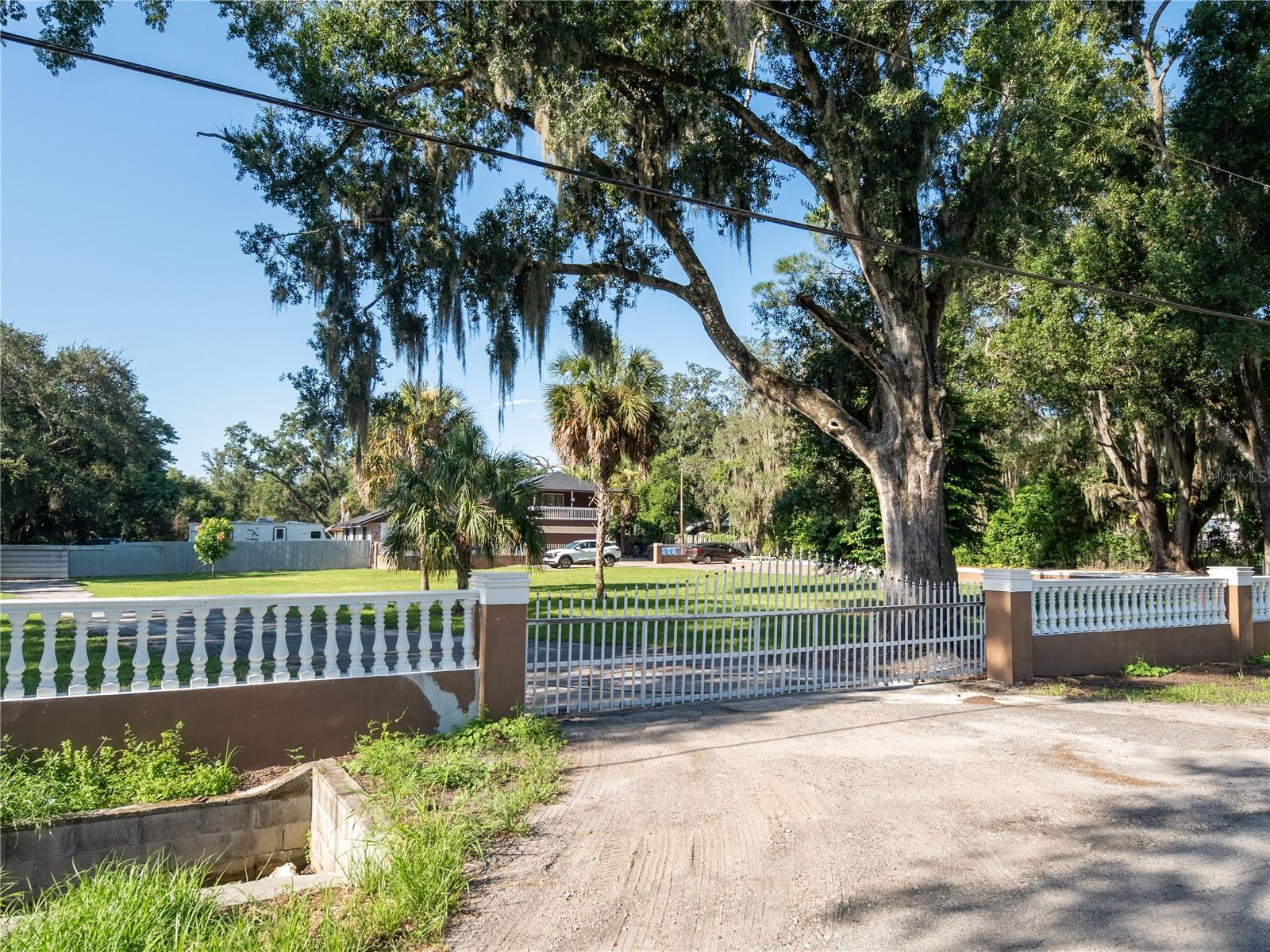 9613 Six Mile Creek, Tampa, FL 33610
