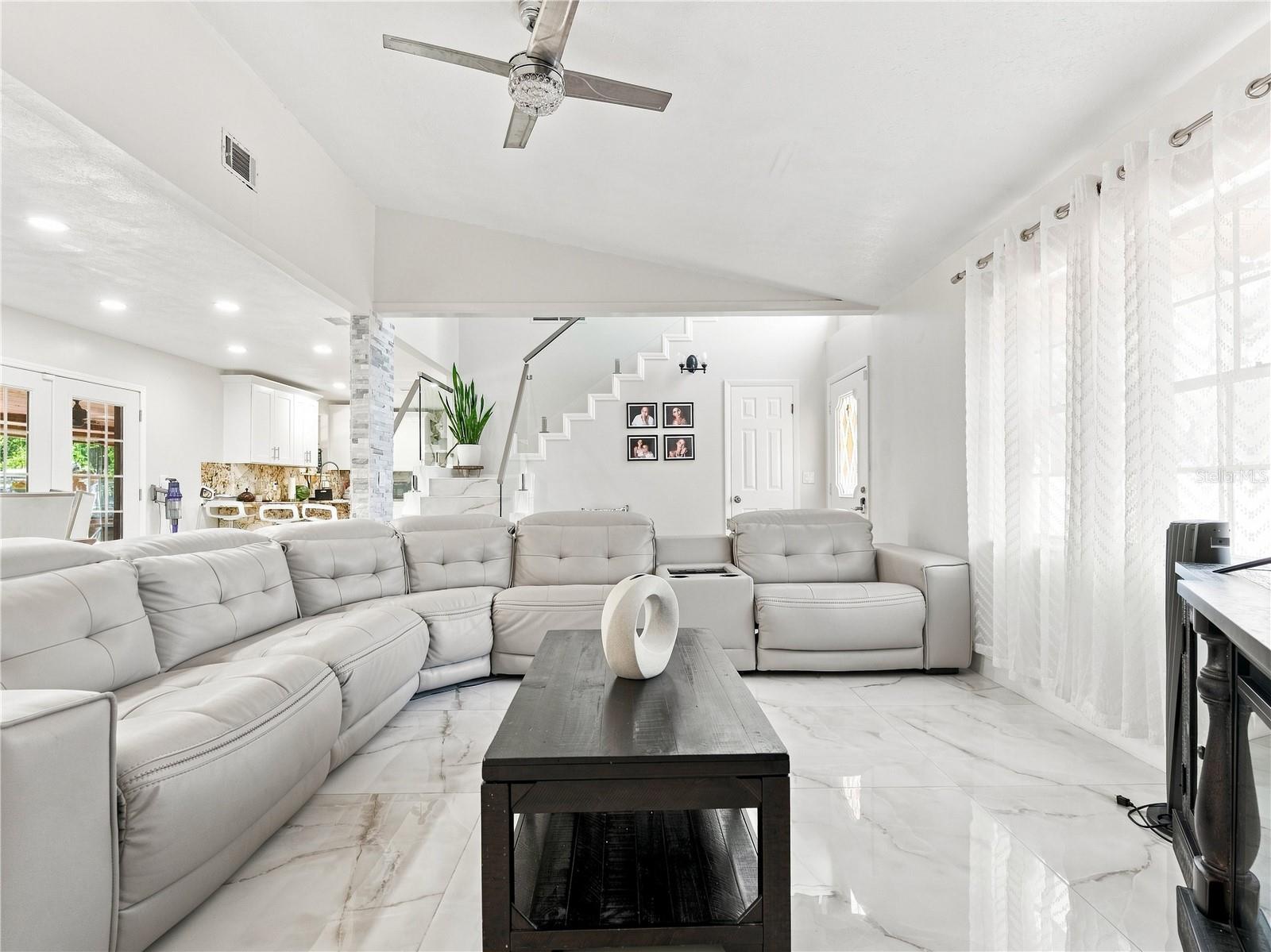 9613 Six Mile Creek, Tampa, FL 33610