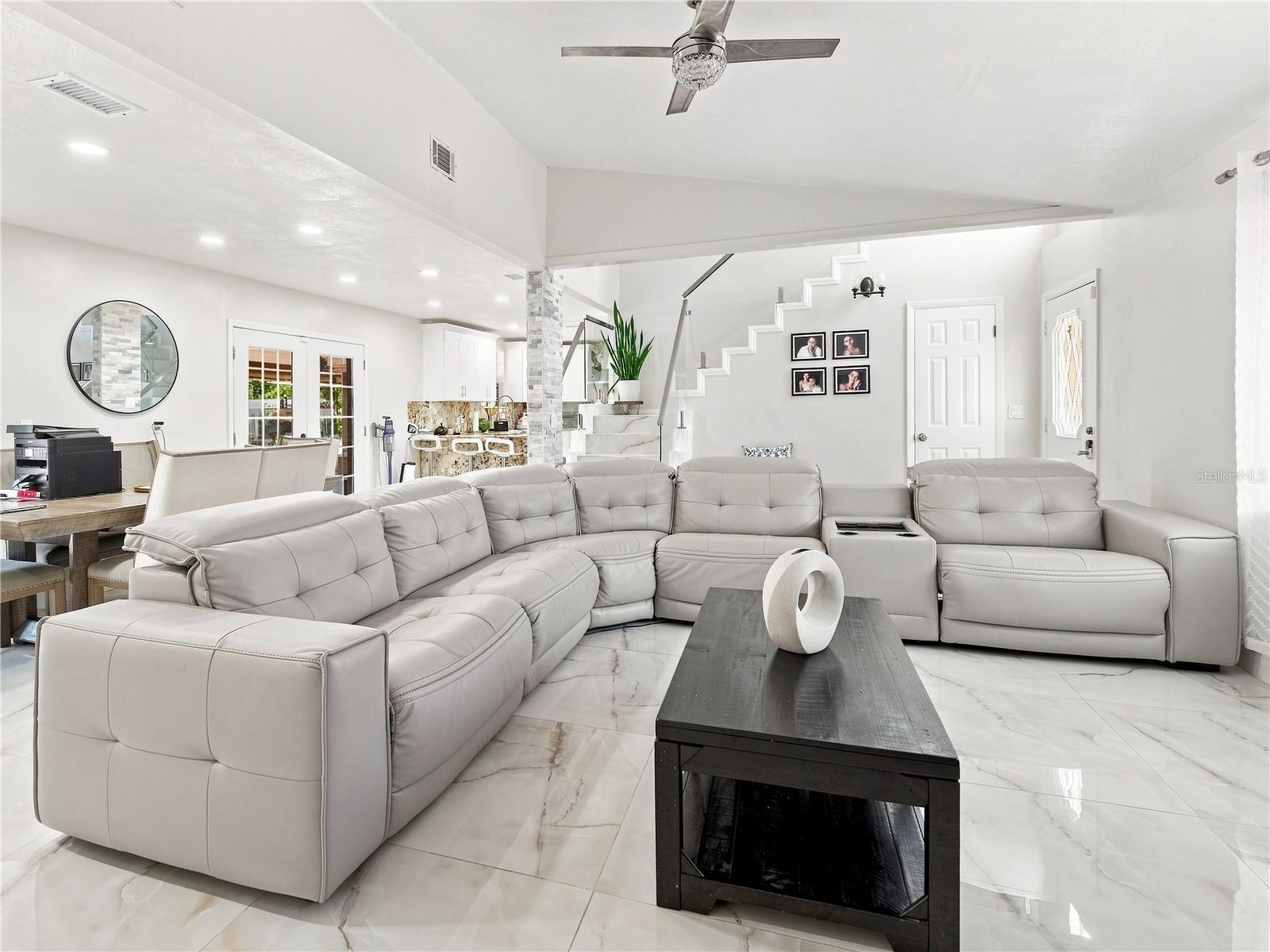 9613 Six Mile Creek, Tampa, FL 33610