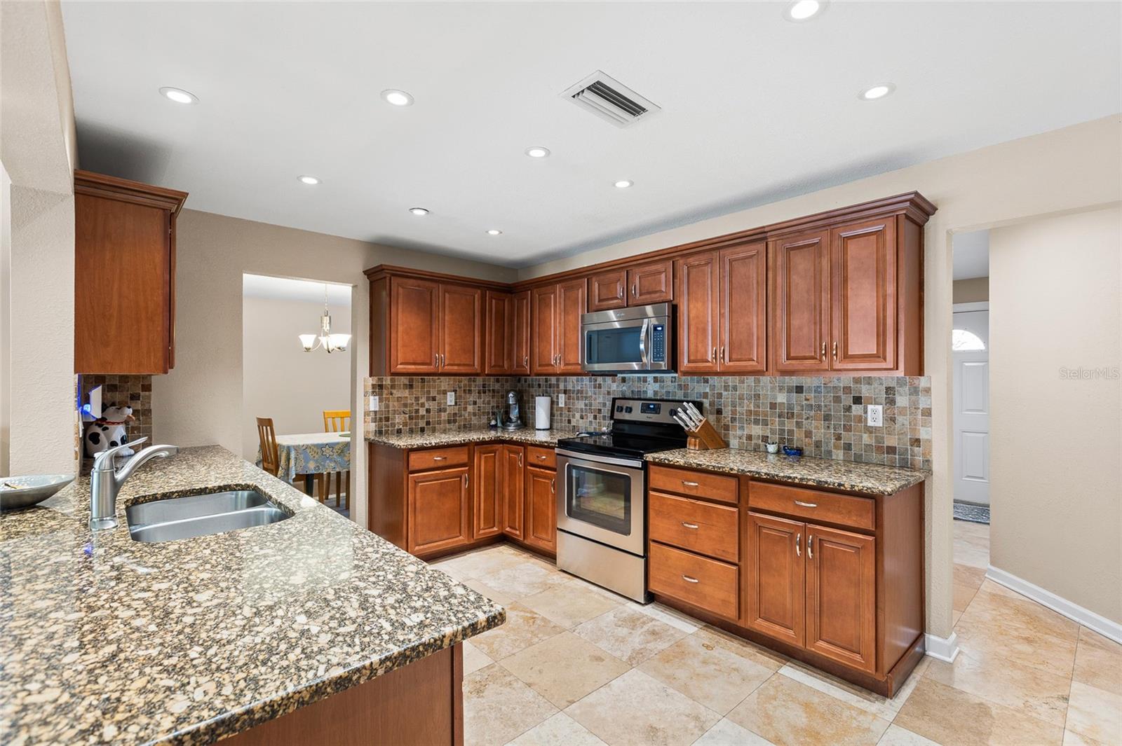12152 Bonnie, Seminole, FL 33772