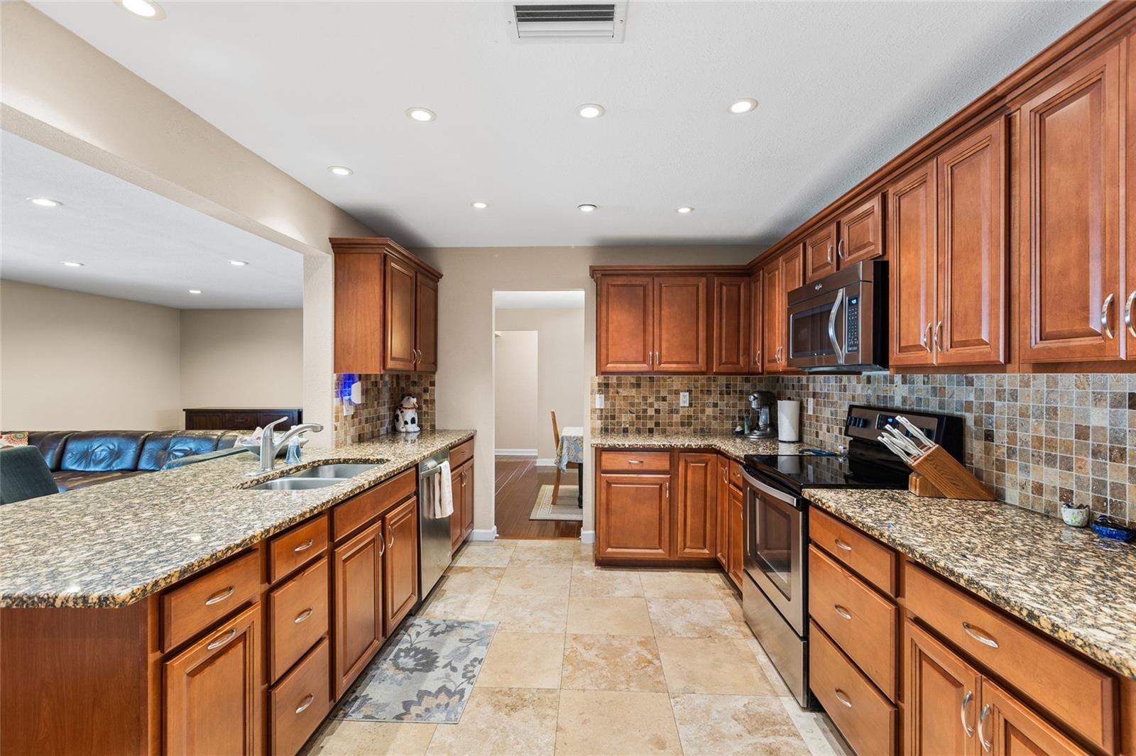 12152 Bonnie, Seminole, FL 33772