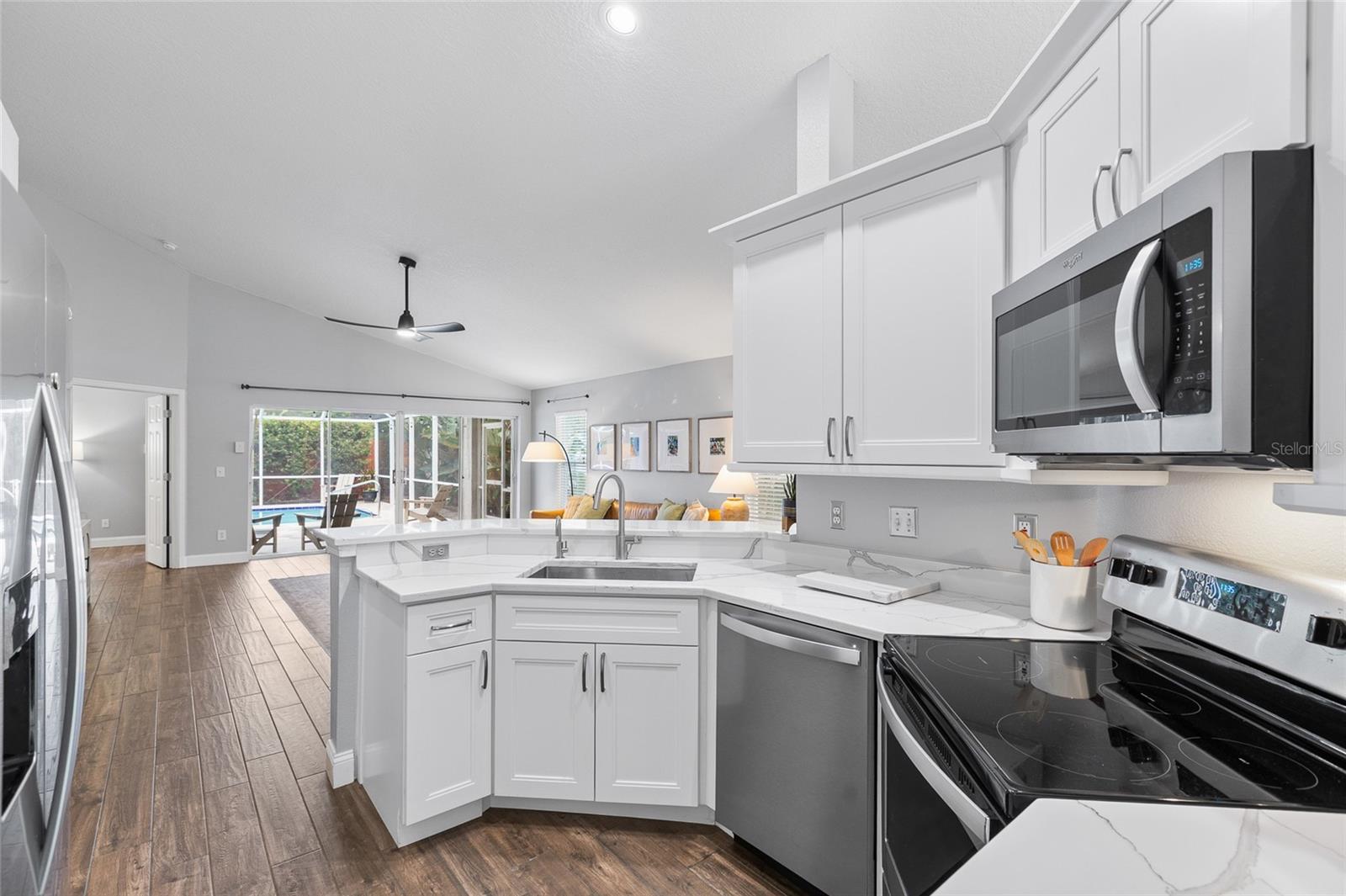1702 Meadow Oak, Tarpon Springs, FL 34689