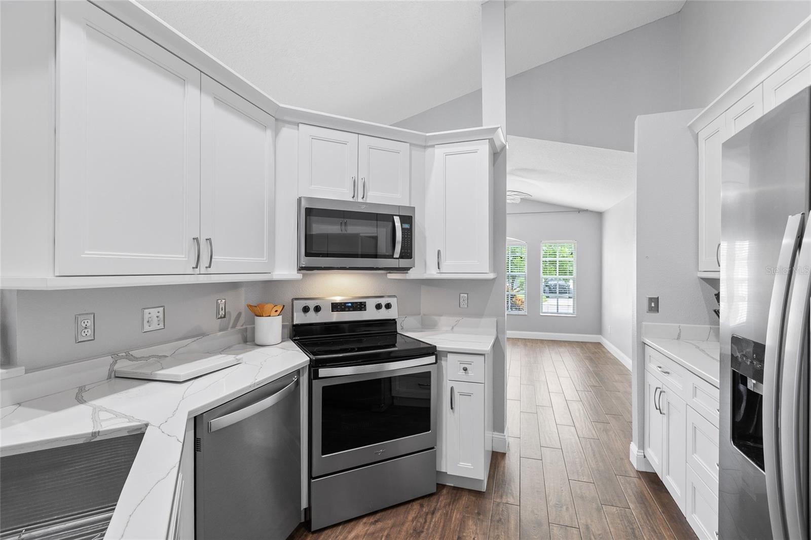 1702 Meadow Oak, Tarpon Springs, FL 34689