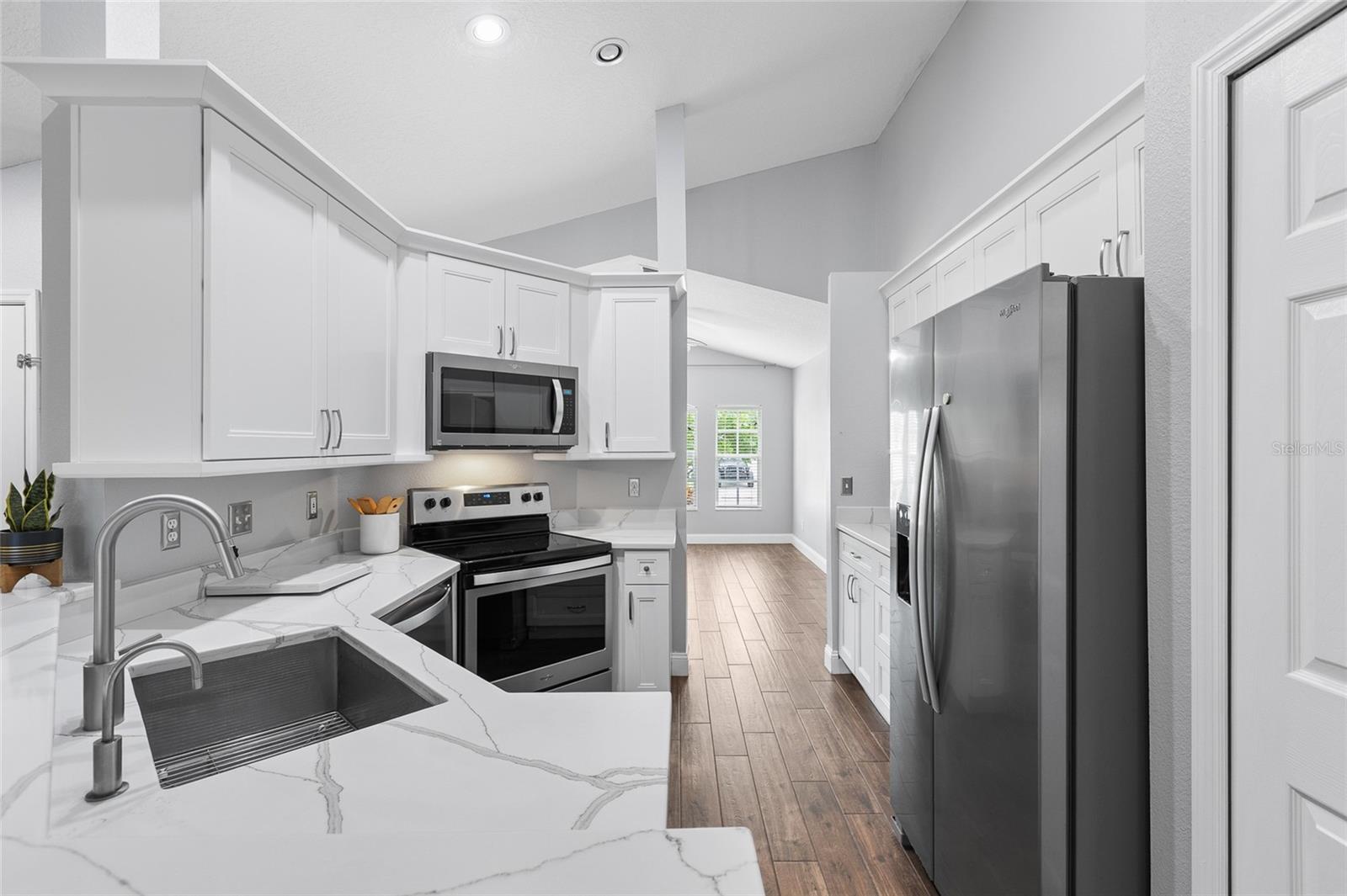 1702 Meadow Oak, Tarpon Springs, FL 34689