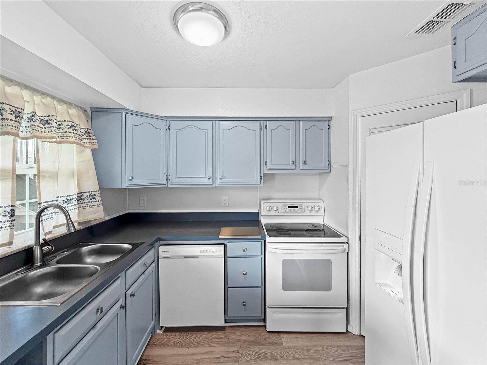 1920 Edgewood Unit K9, Lakeland, FL 33803