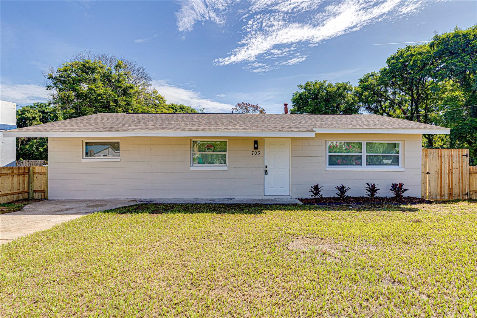 703 Dixie, Fruitland Park, FL 34731