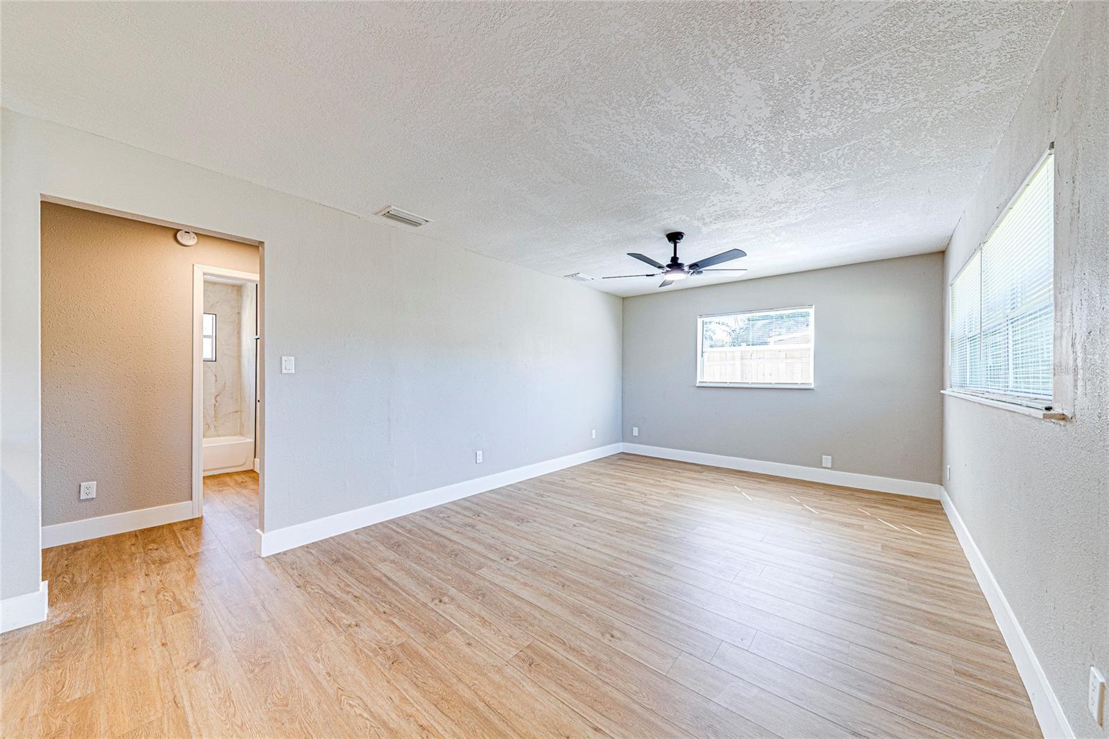 703 Dixie, Fruitland Park, FL 34731