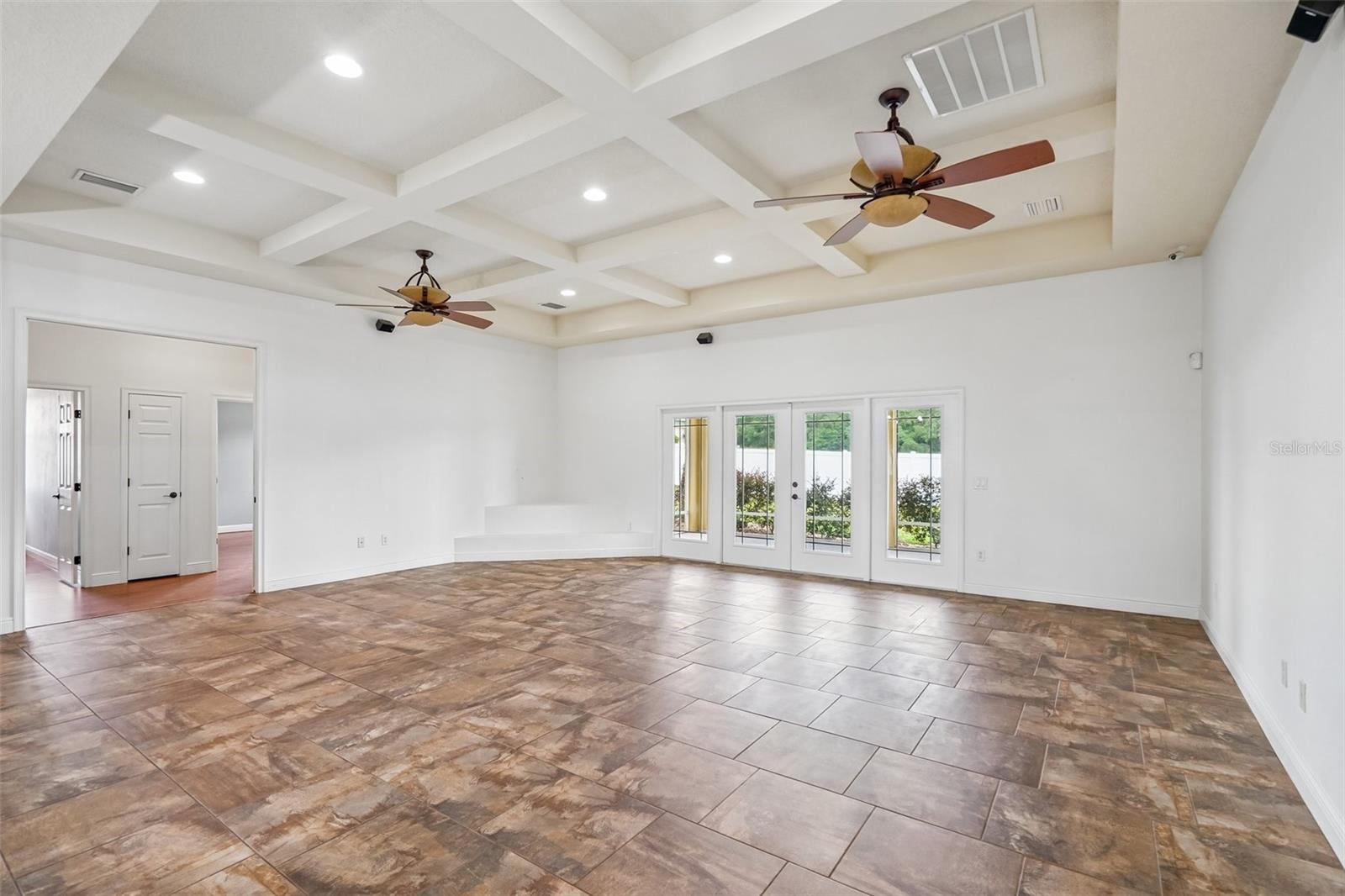 1113 Myrtle Breezes Ct, Fruitland Park, FL 34731