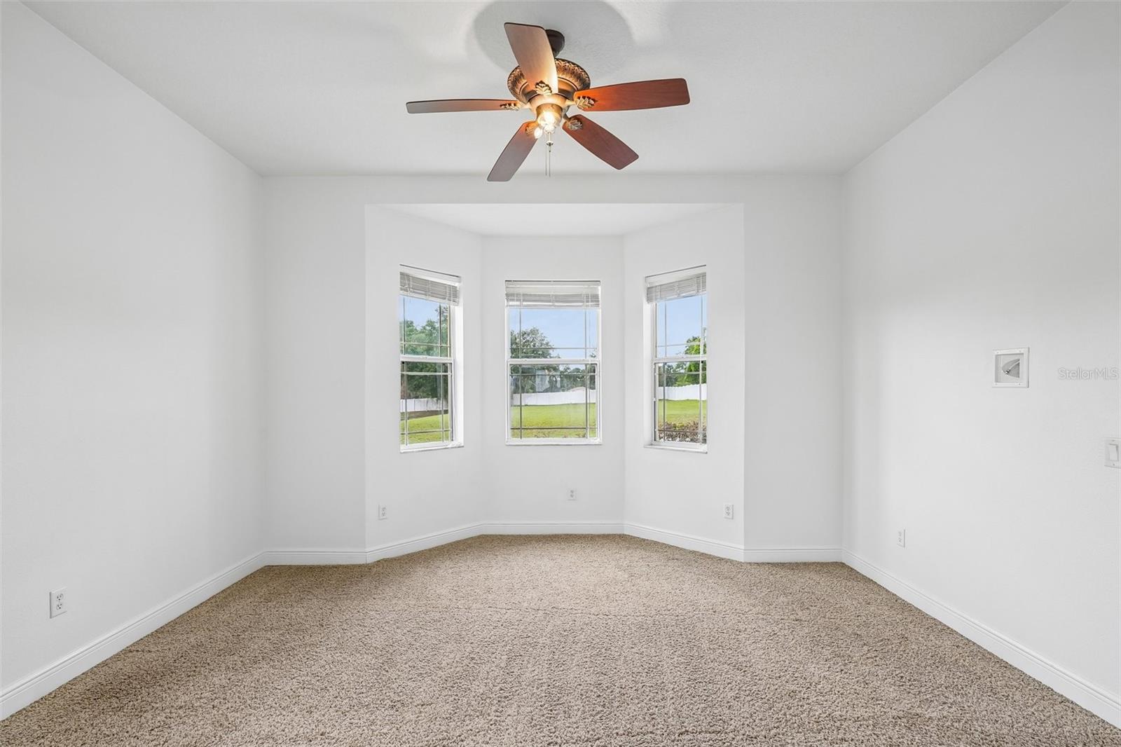 1113 Myrtle Breezes Ct, Fruitland Park, FL 34731