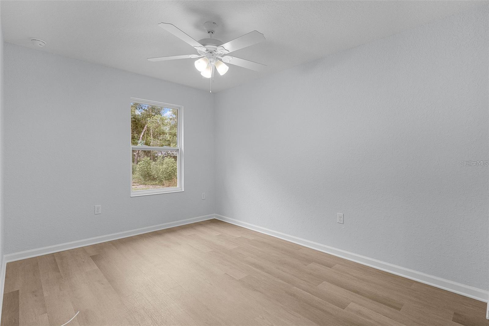 106 Sequoia, Ocklawaha, FL 32179