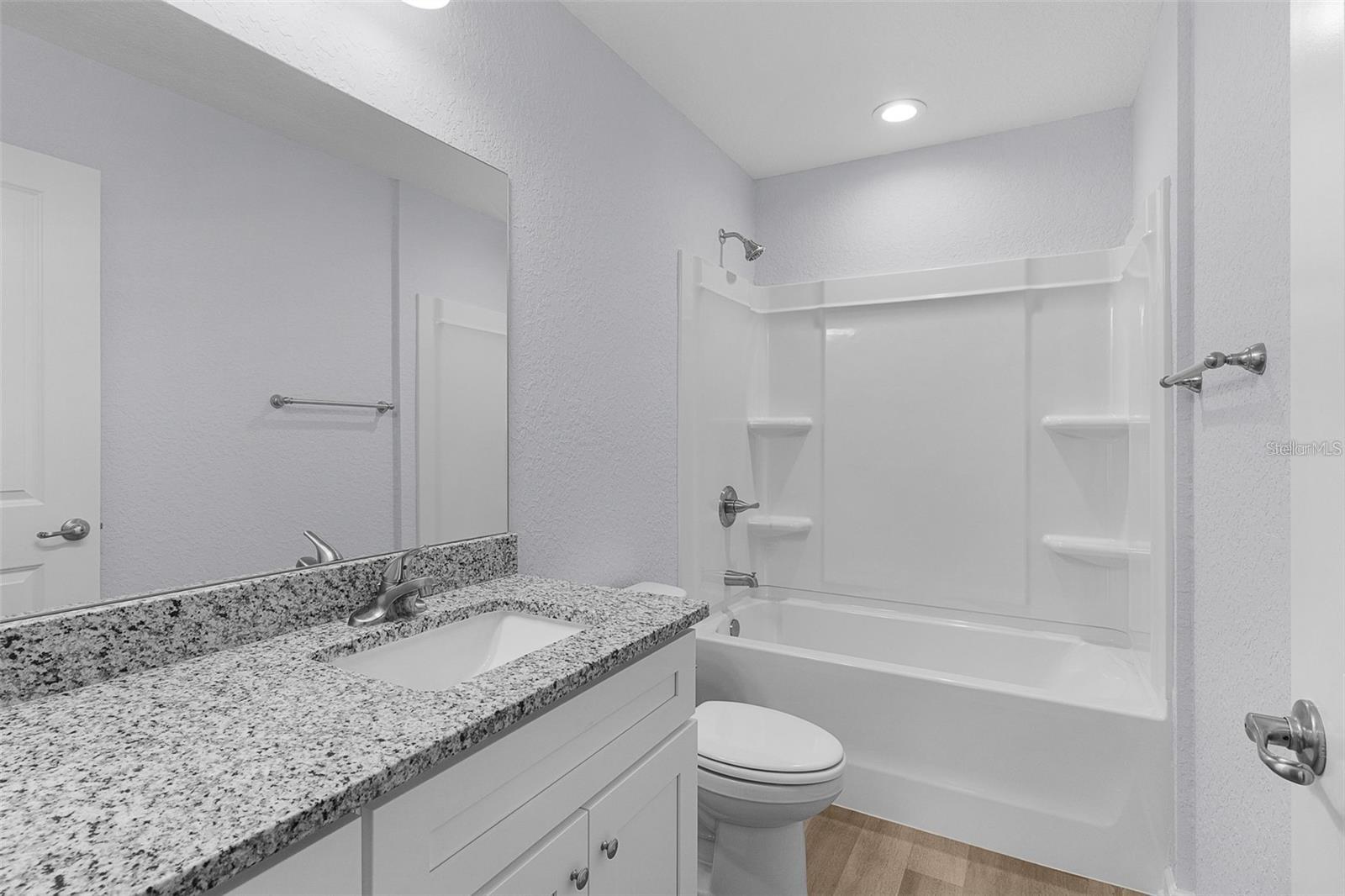 106 Sequoia, Ocklawaha, FL 32179