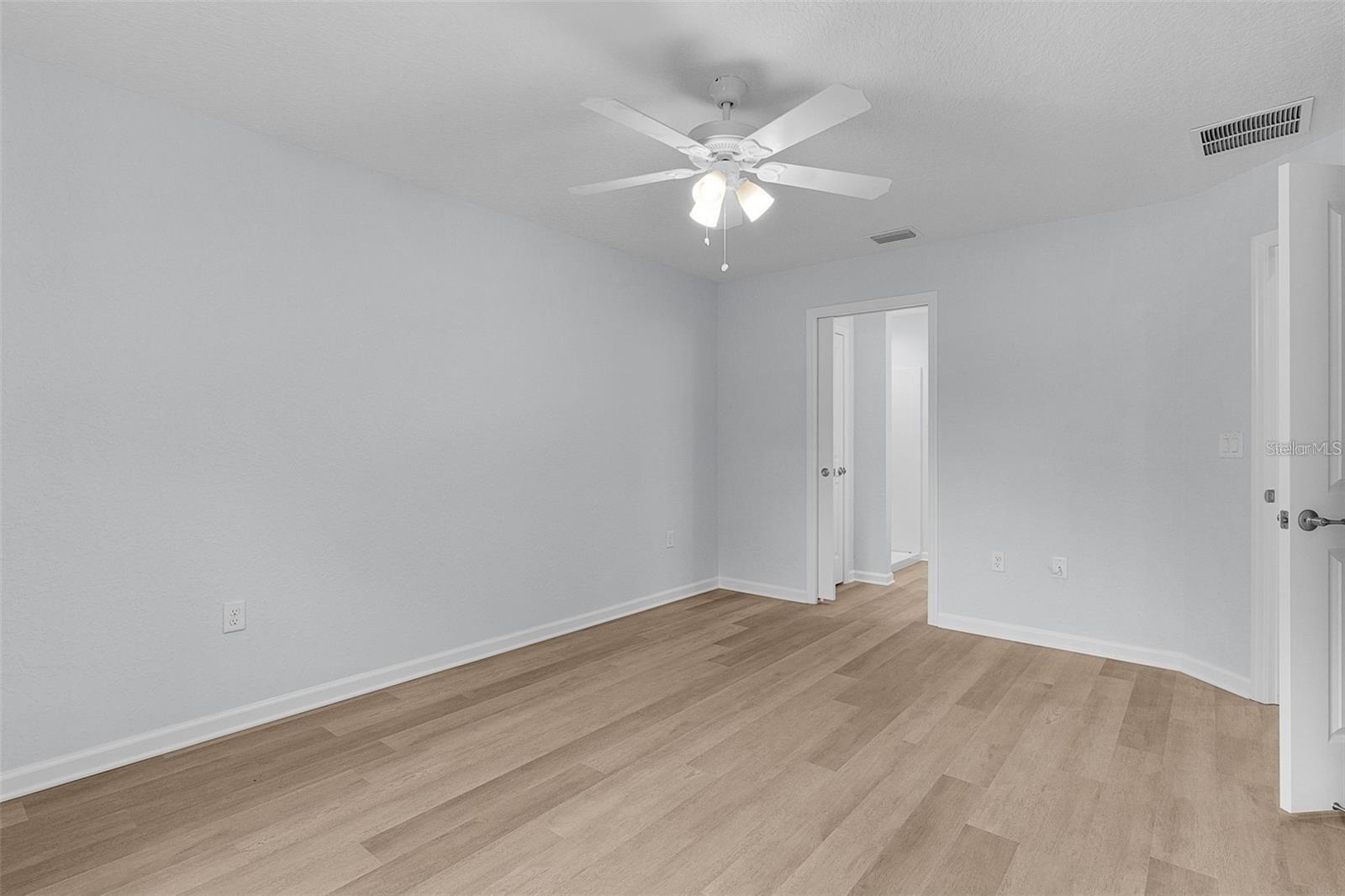 106 Sequoia, Ocklawaha, FL 32179