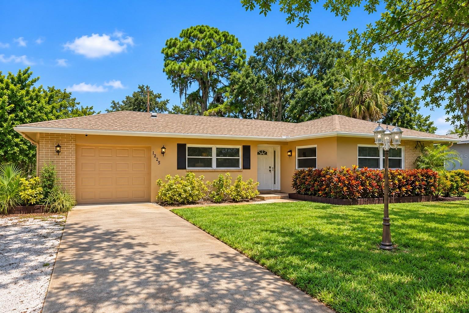 1225 63rd, St Petersburg, FL 33705