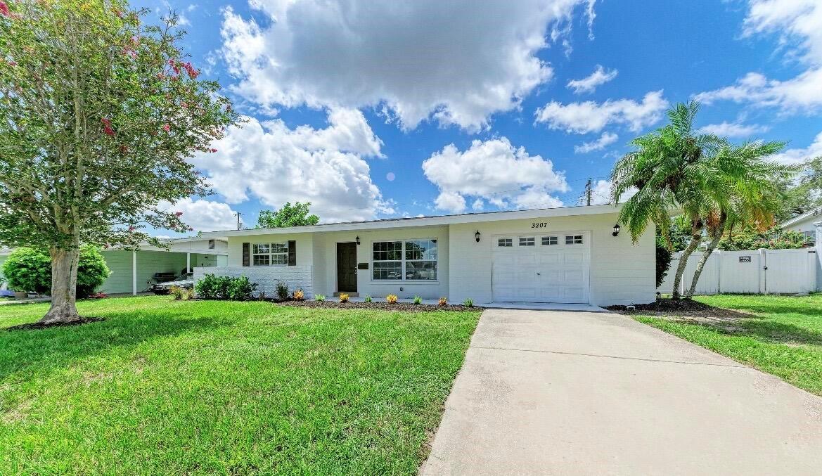 3207 19th, Bradenton, FL 34205