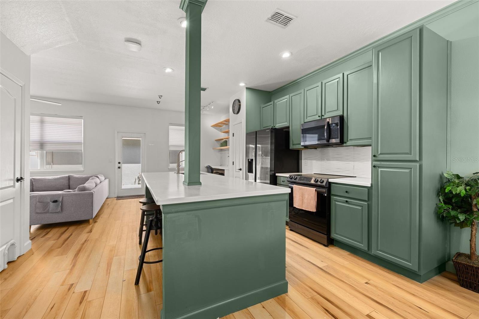 2271 J Lawson, Orlando, FL 32824