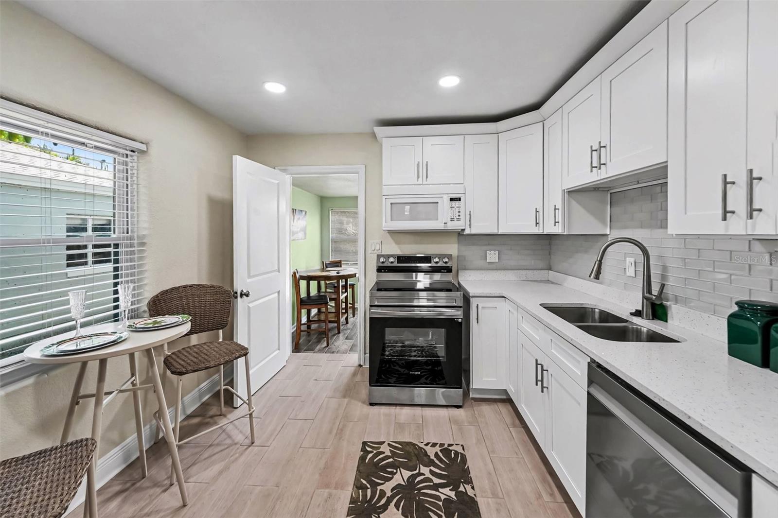 4611 17th, St Petersburg, FL 33713