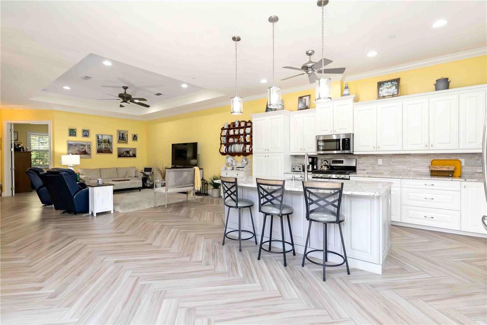 146 Tampa, Venice, FL 34285