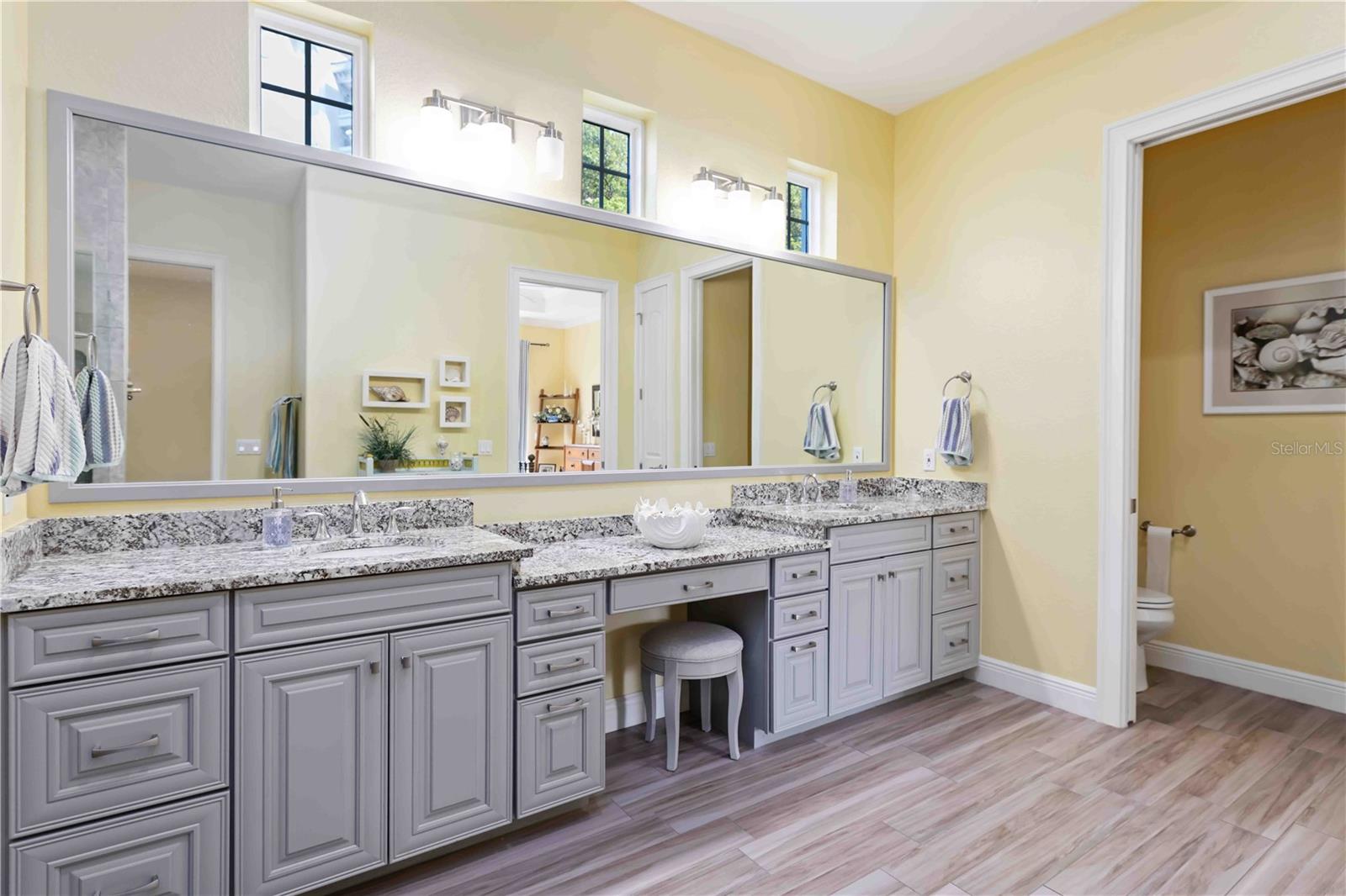 146 Tampa, Venice, FL 34285