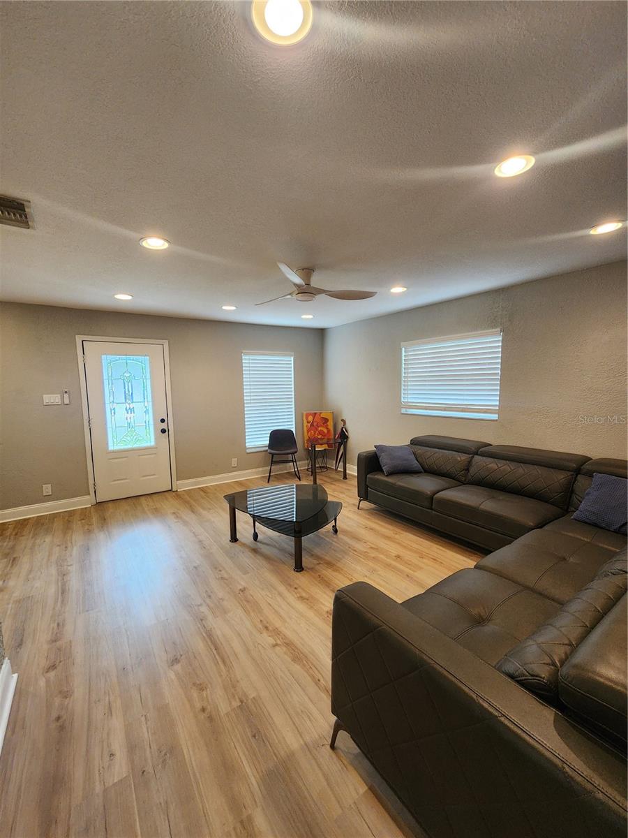 4307 Main, Tampa, FL 33607