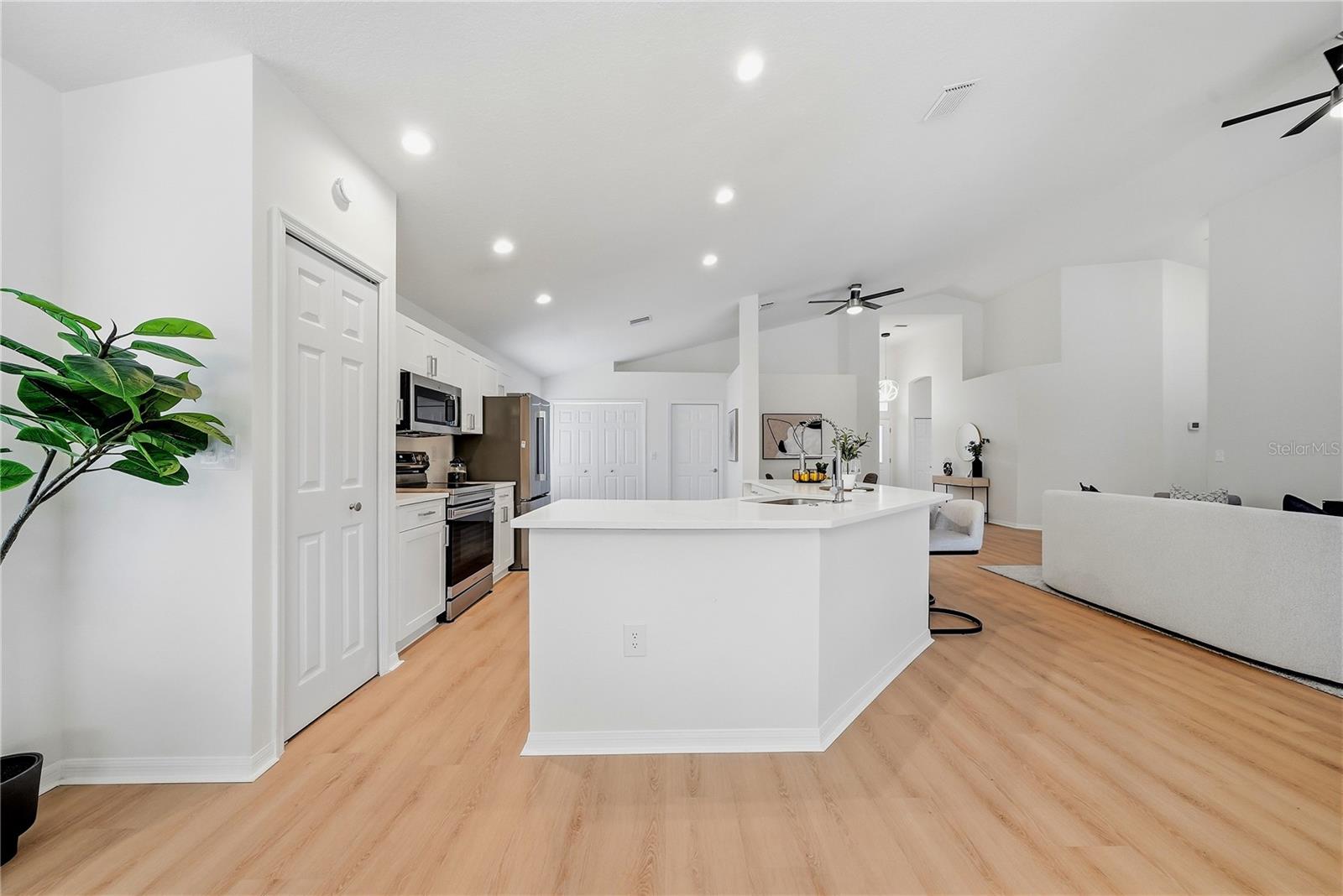 6817 Superior Street, Sarasota, FL 34243