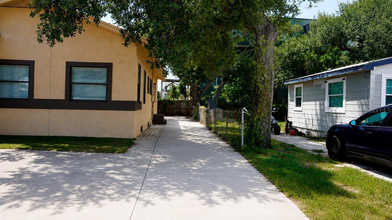 650 30th, St Petersburg, FL 33705
