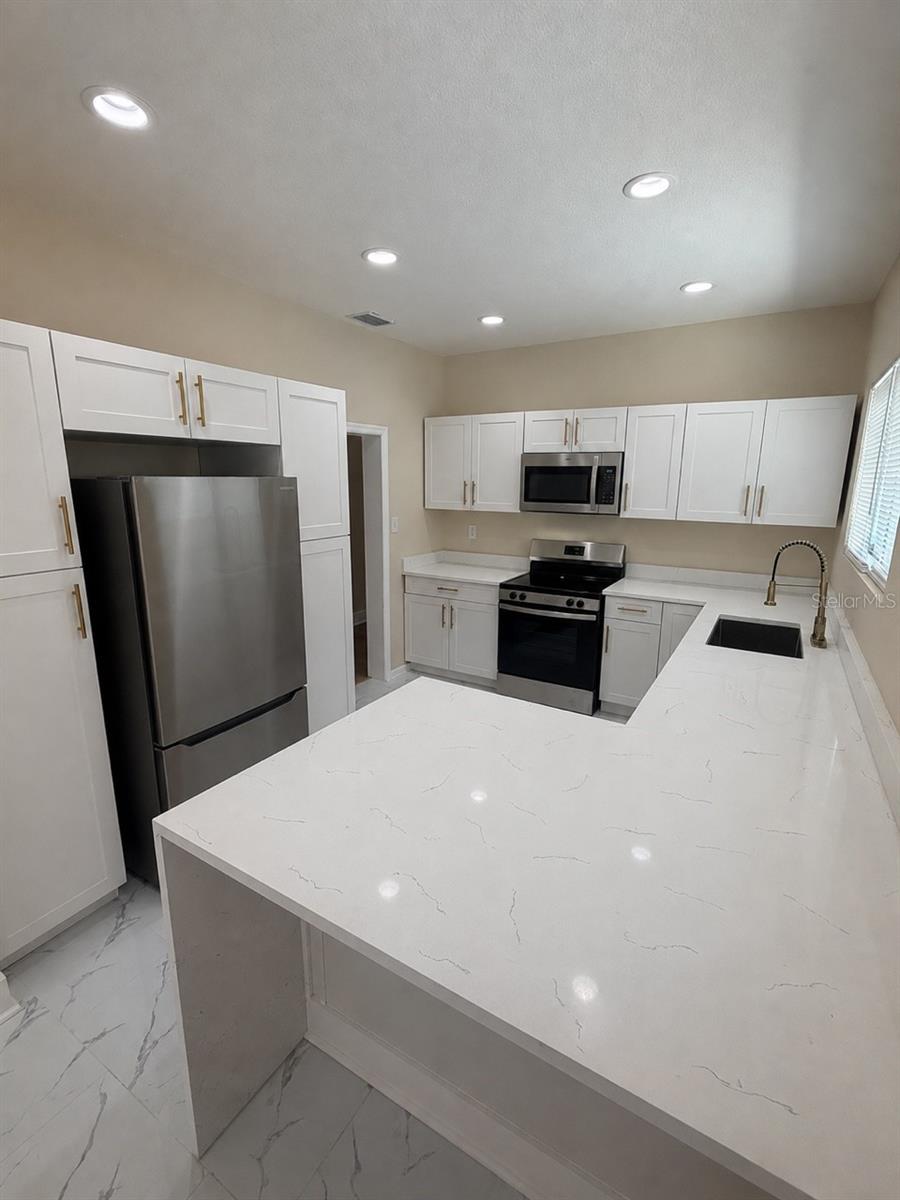 650 30th, St Petersburg, FL 33705