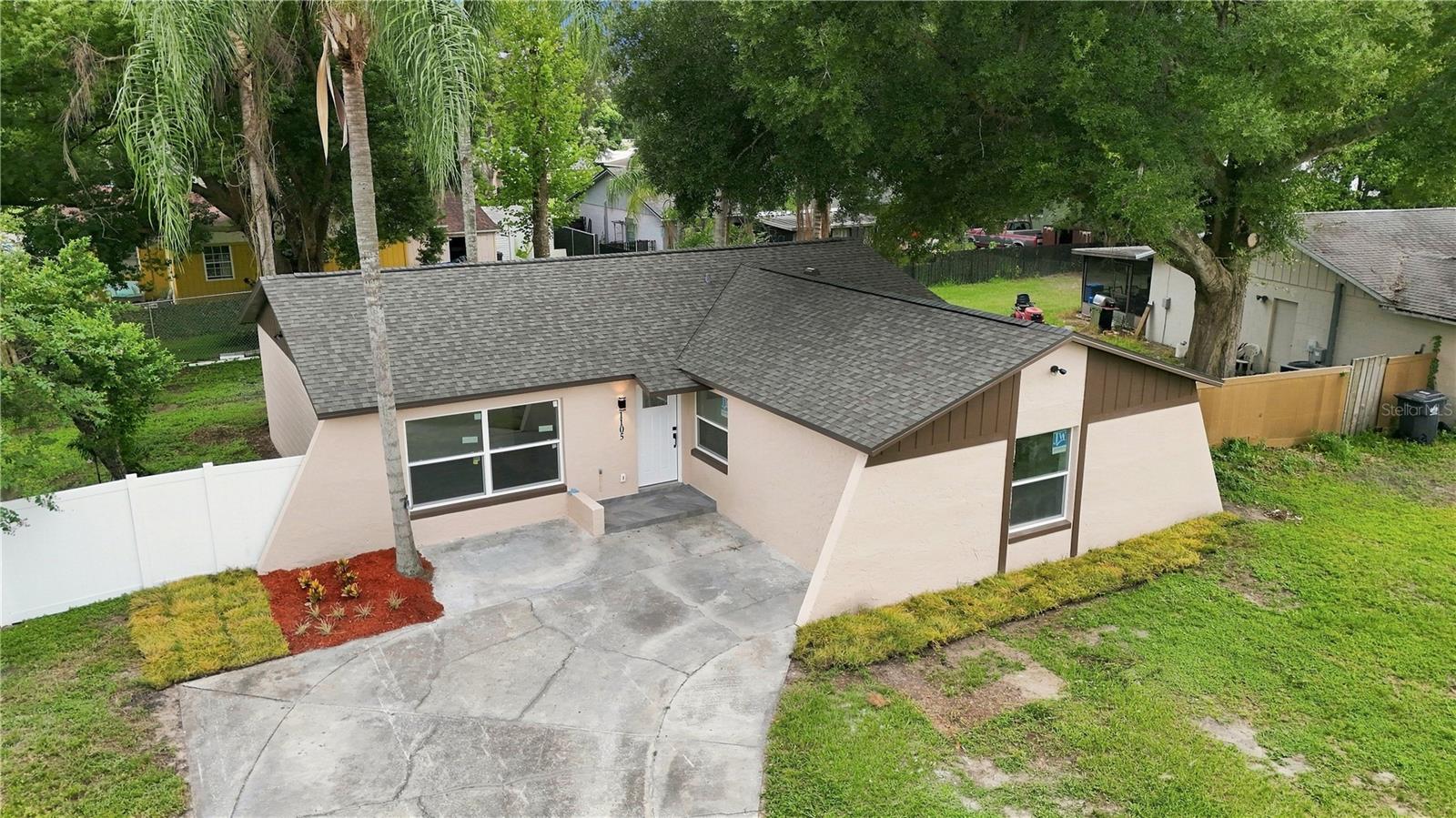 1105 Park, Seffner, FL 33584