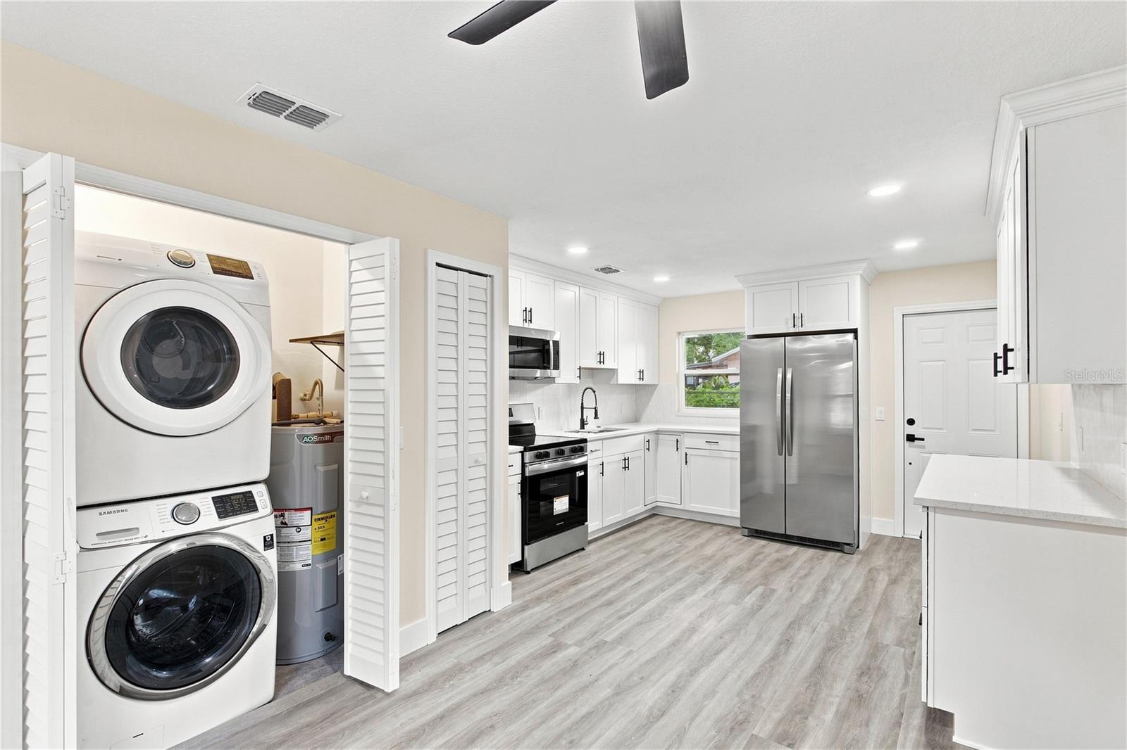 1105 Park, Seffner, FL 33584