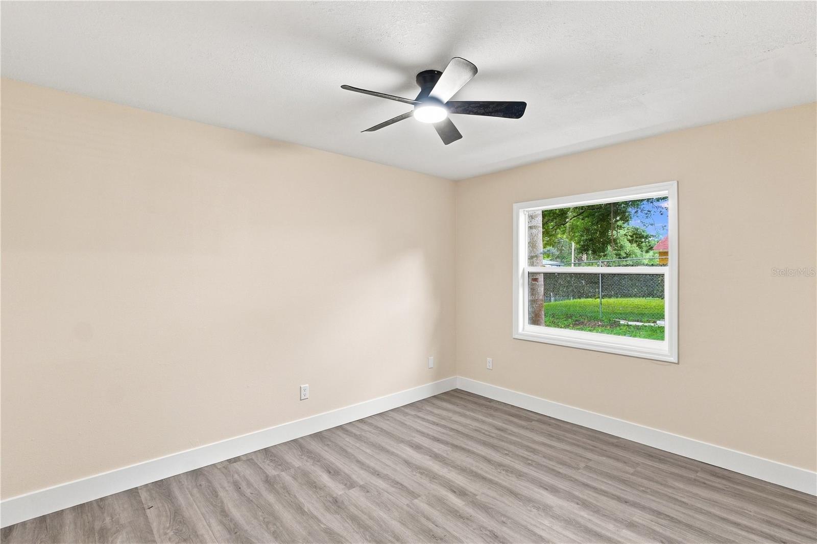1105 Park, Seffner, FL 33584
