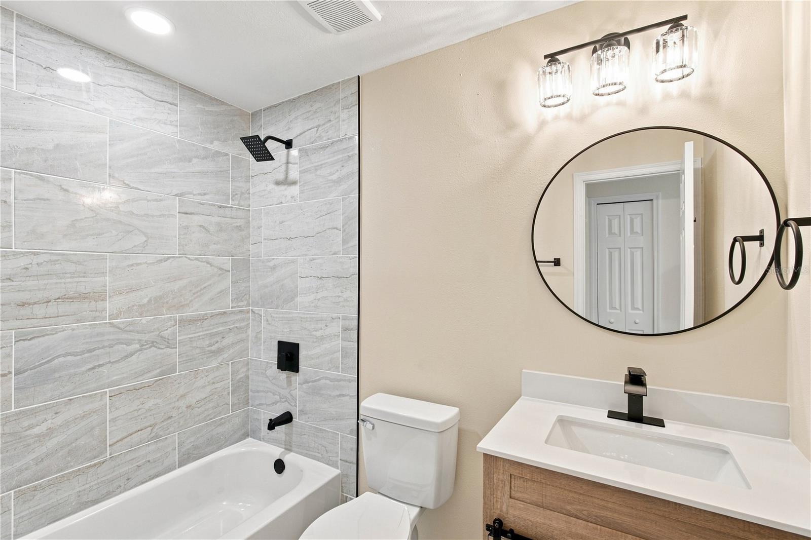 1105 Park, Seffner, FL 33584
