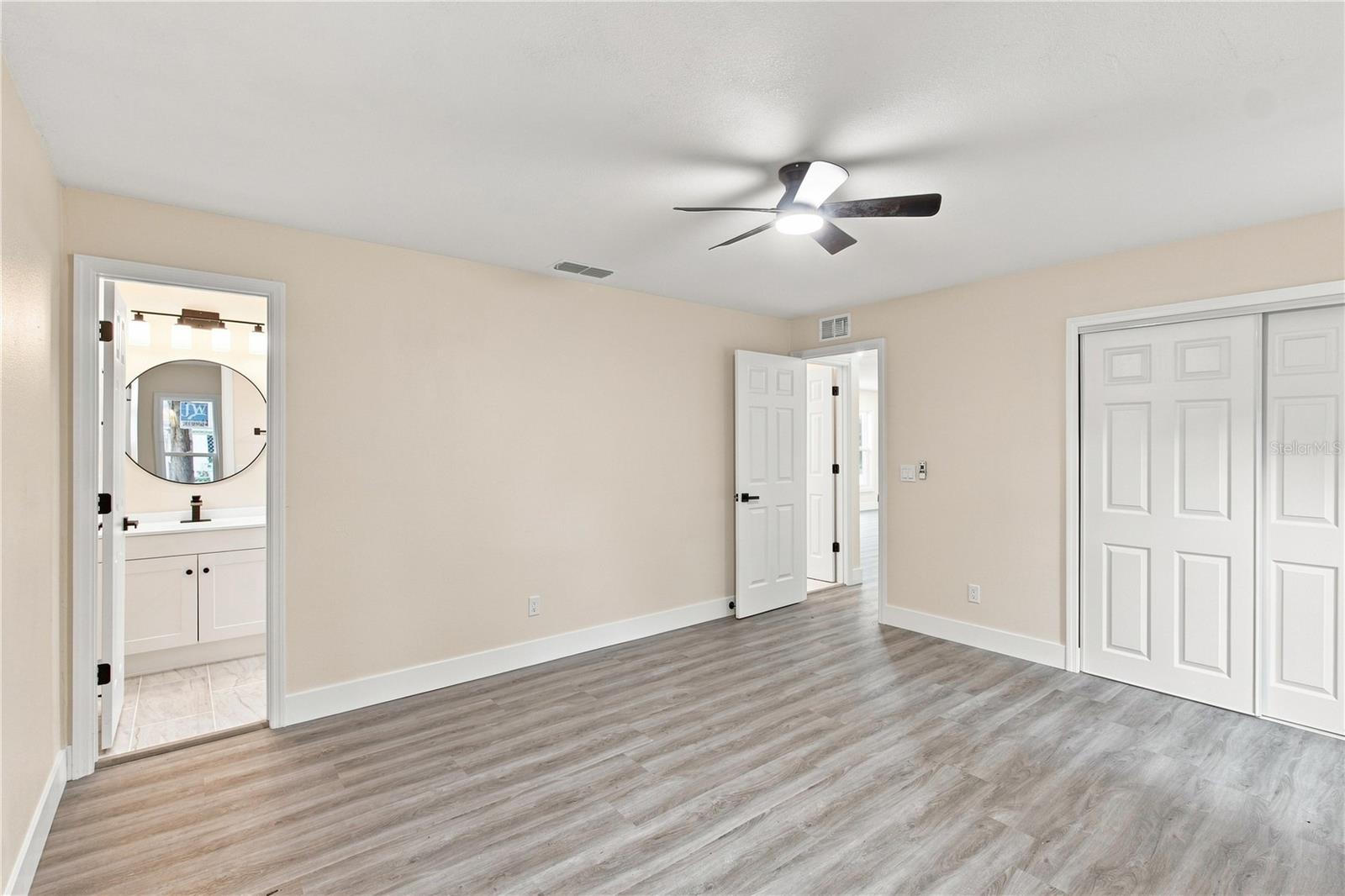 1105 Park, Seffner, FL 33584