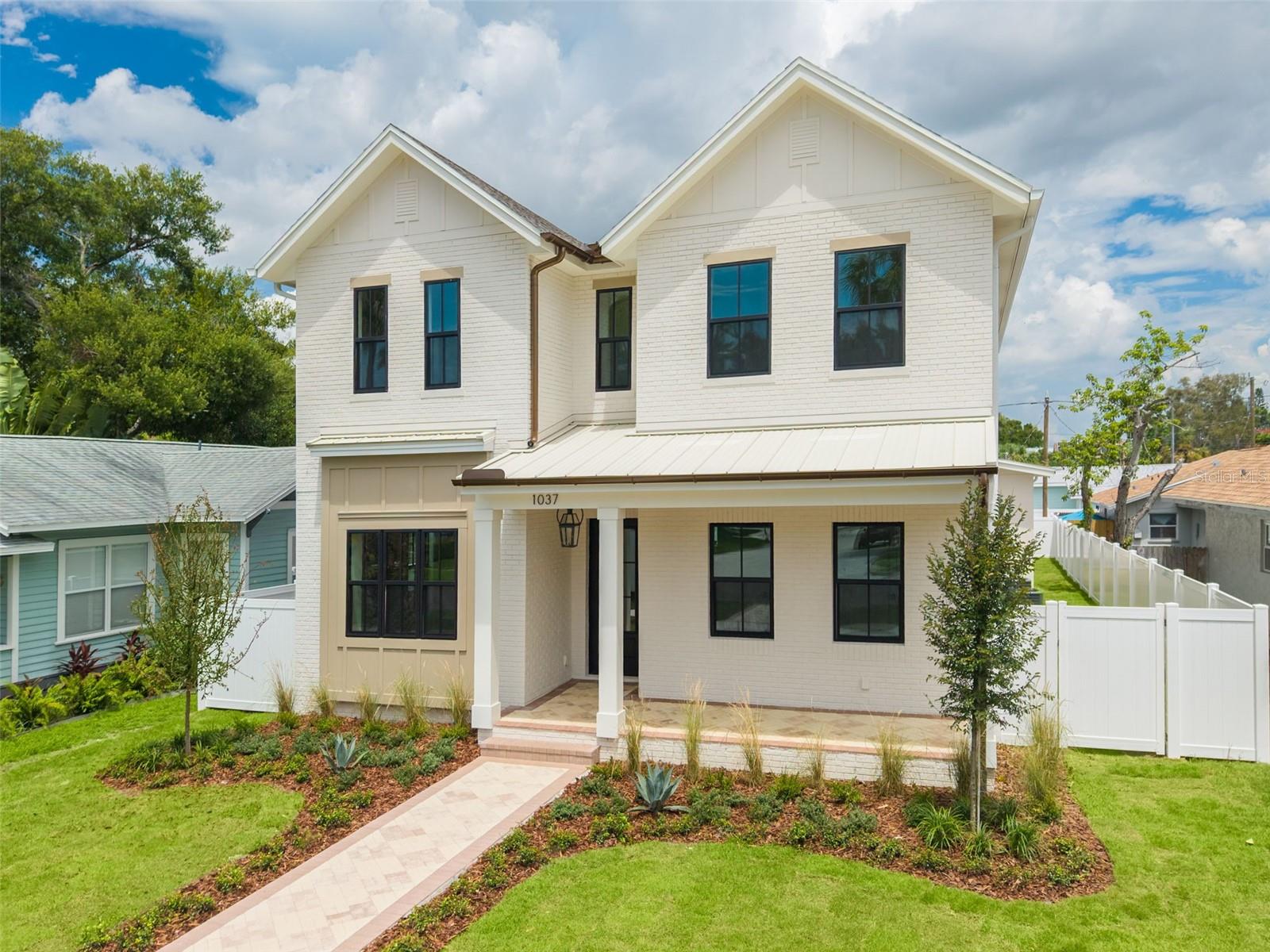 1037 26th, St Petersburg, FL 33704