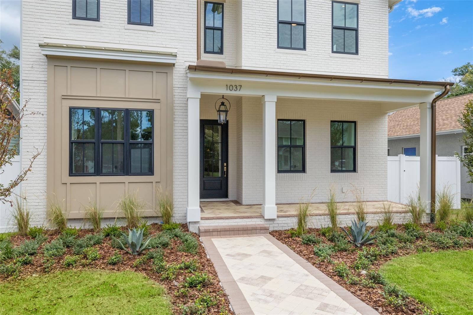 1037 26th, St Petersburg, FL 33704