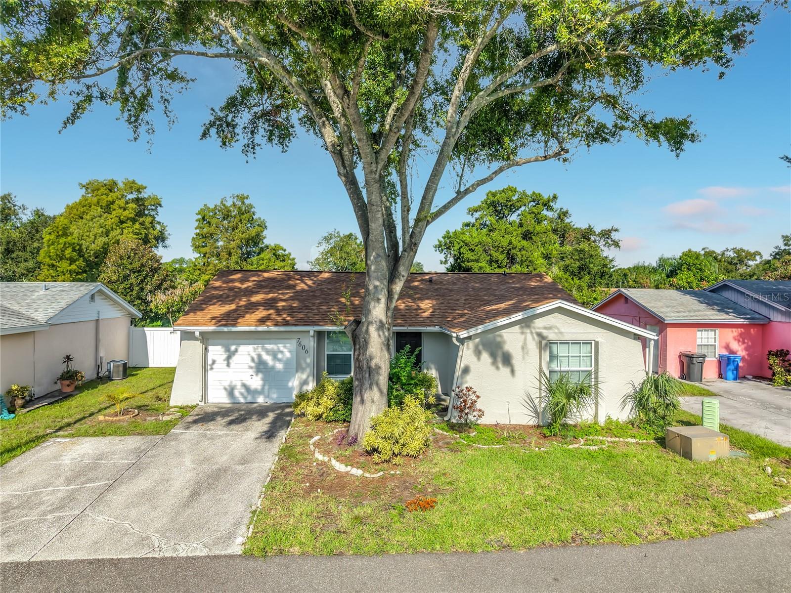 7606 Woodland Oaks, Tampa, FL 33615