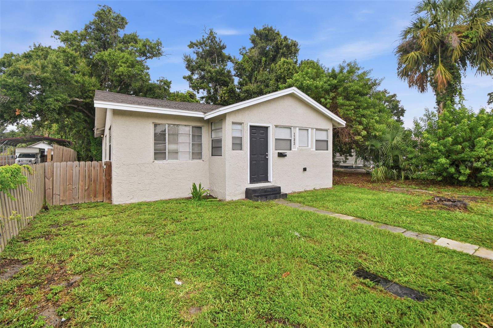 1743 30th, St Petersburg, FL 33712