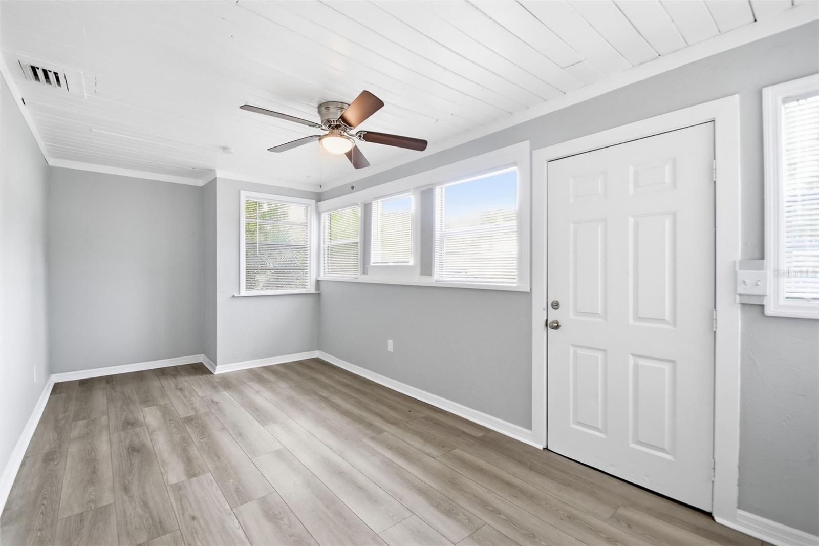 1743 30th, St Petersburg, FL 33712