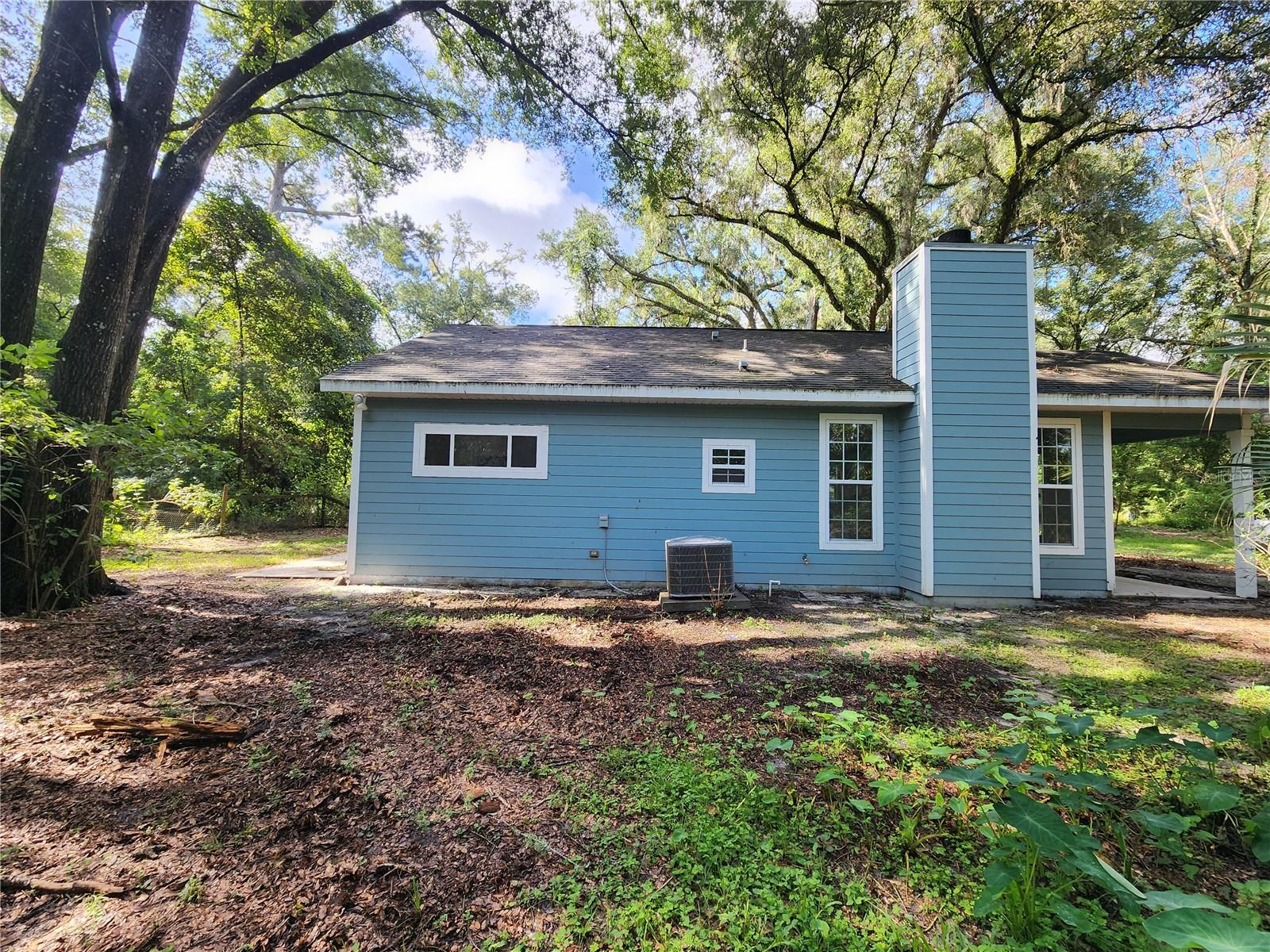 8909 2nd Street, Trenton, FL 32693