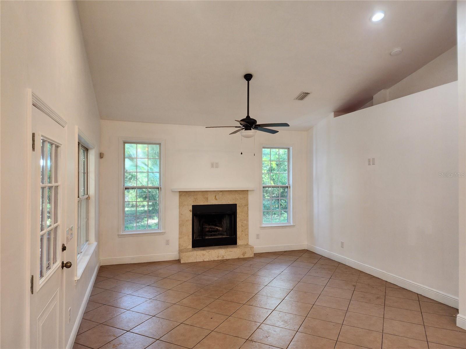 8909 2nd Street, Trenton, FL 32693
