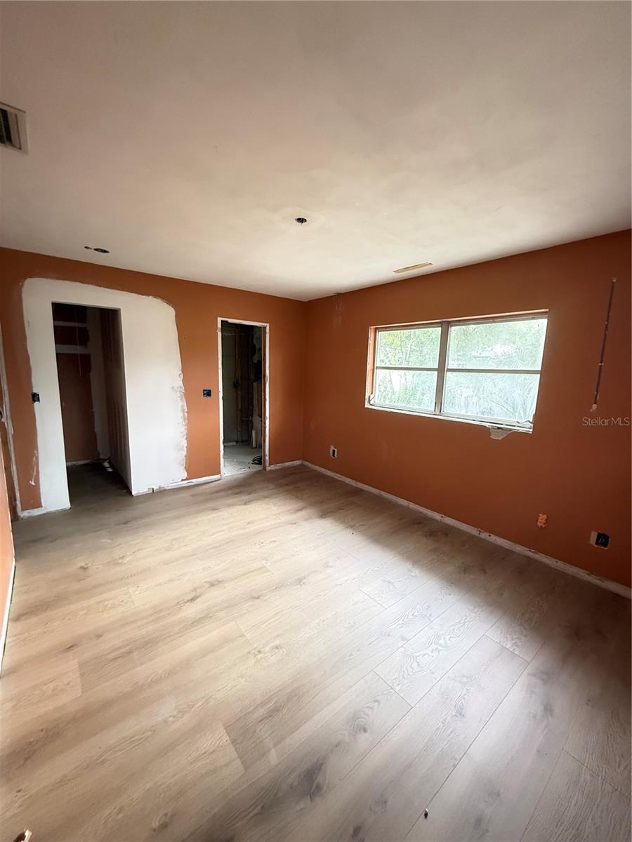 384 Lentz, Belleair Bluffs, FL 33770