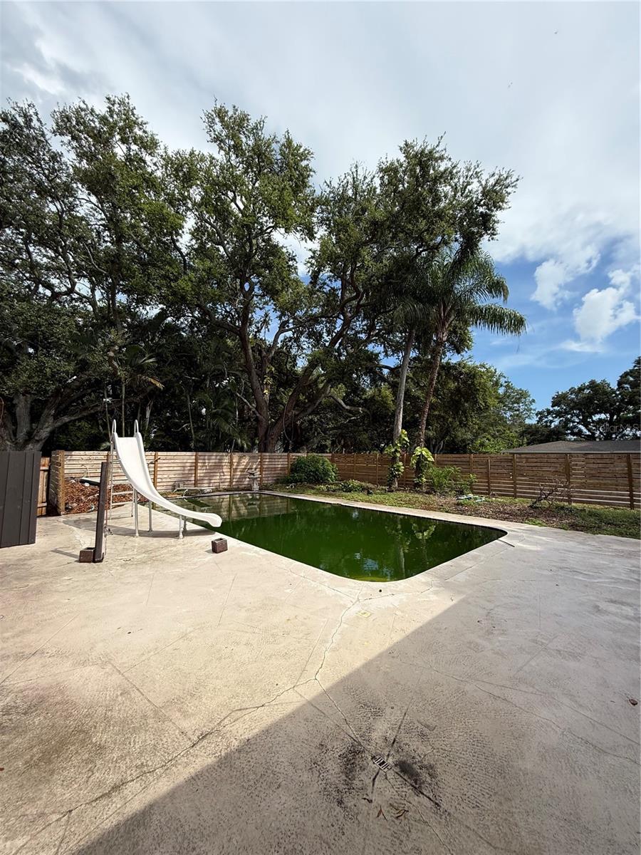 384 Lentz, Belleair Bluffs, FL 33770