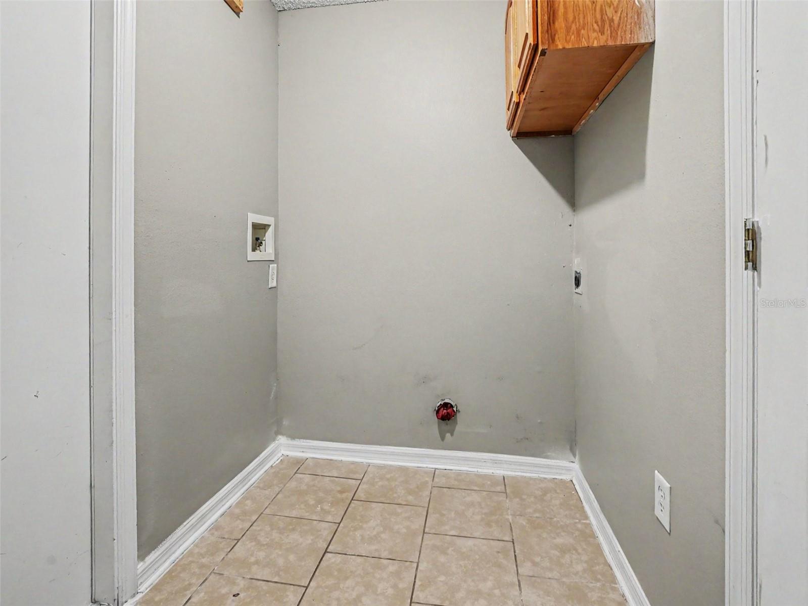 881 Vanderbilt Dr, Eustis, FL 32726
