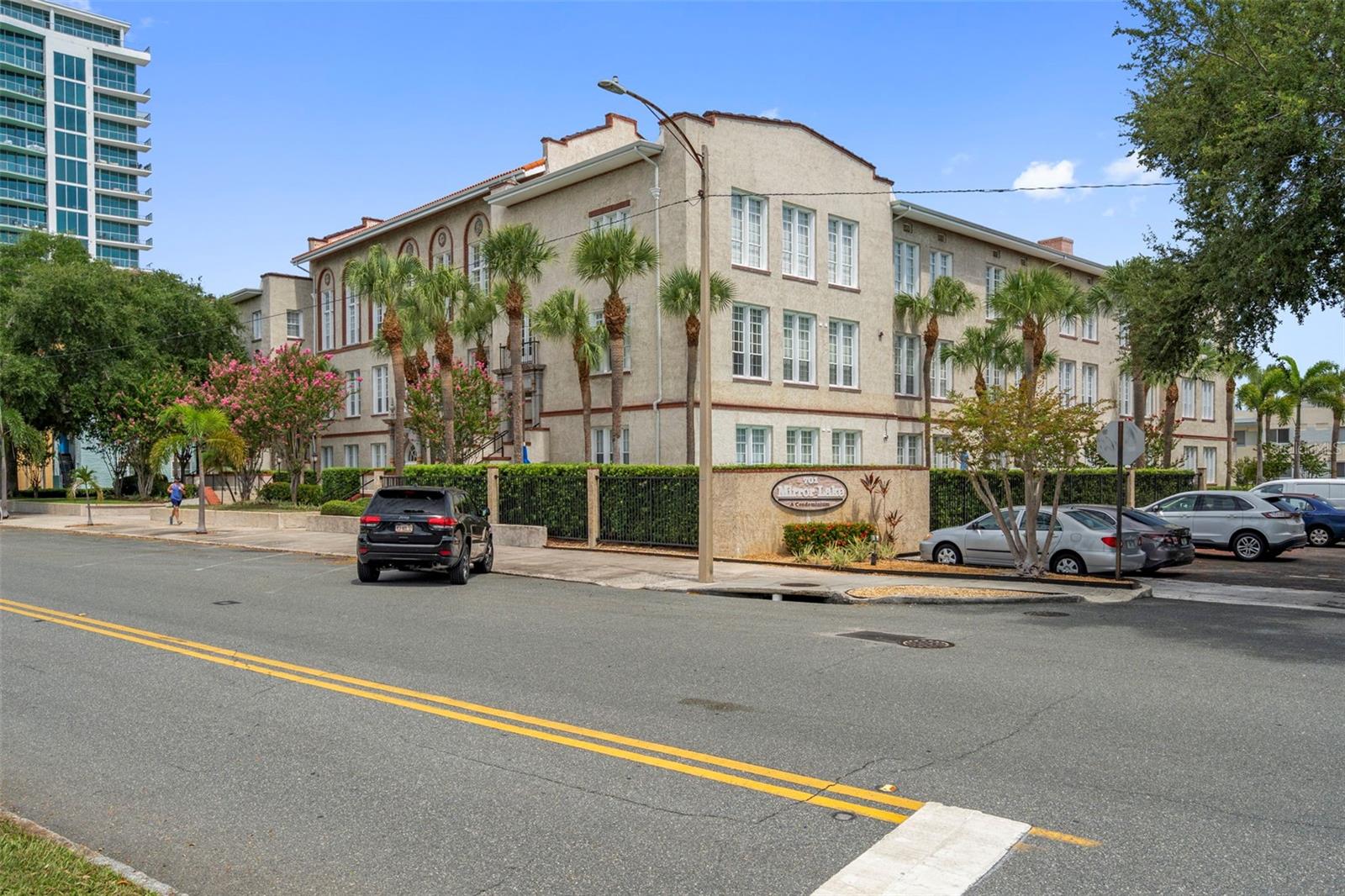 701 Mirror Lake Unit 317, St Petersburg, FL 33701