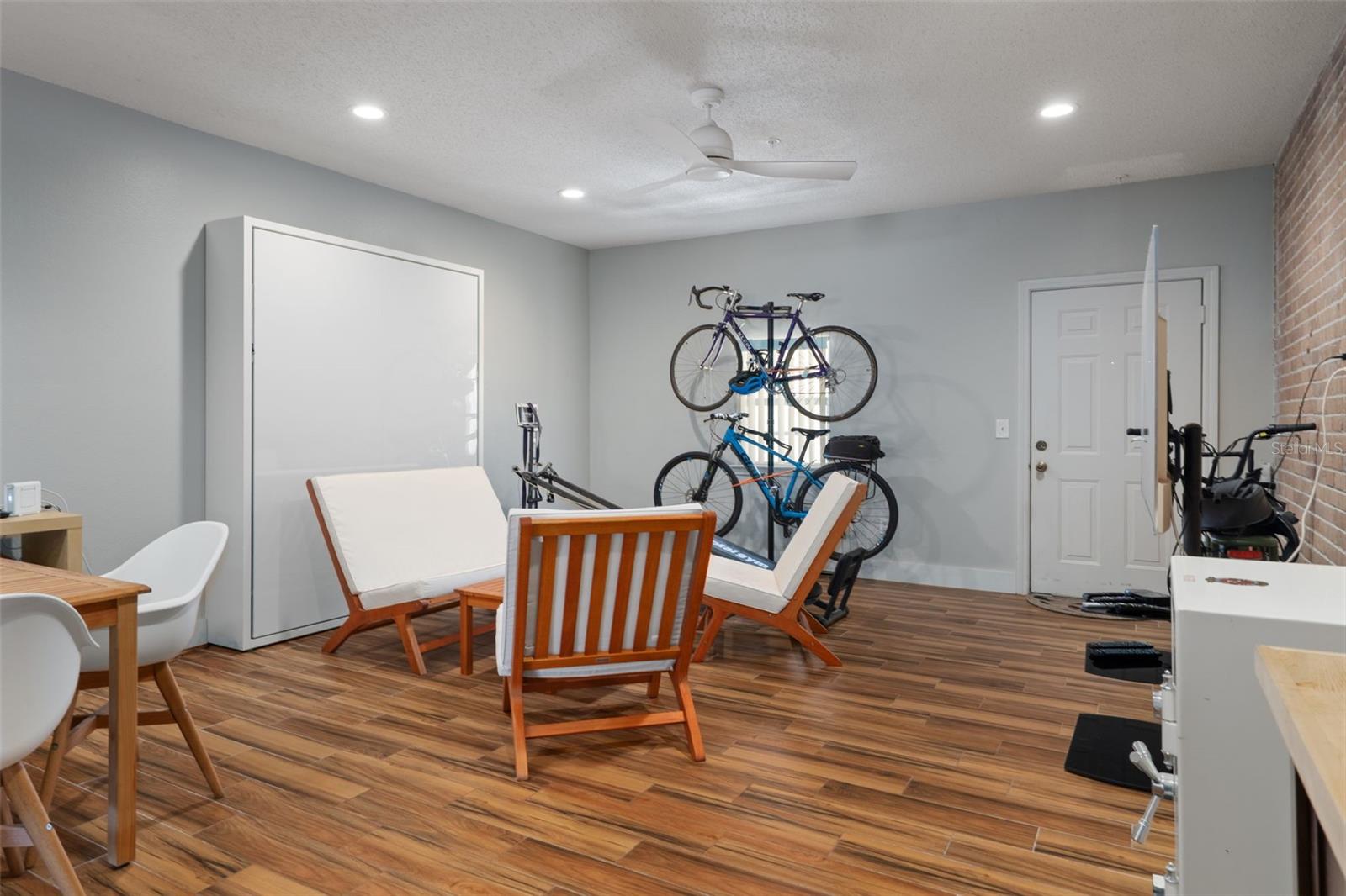701 Mirror Lake Unit 317, St Petersburg, FL 33701
