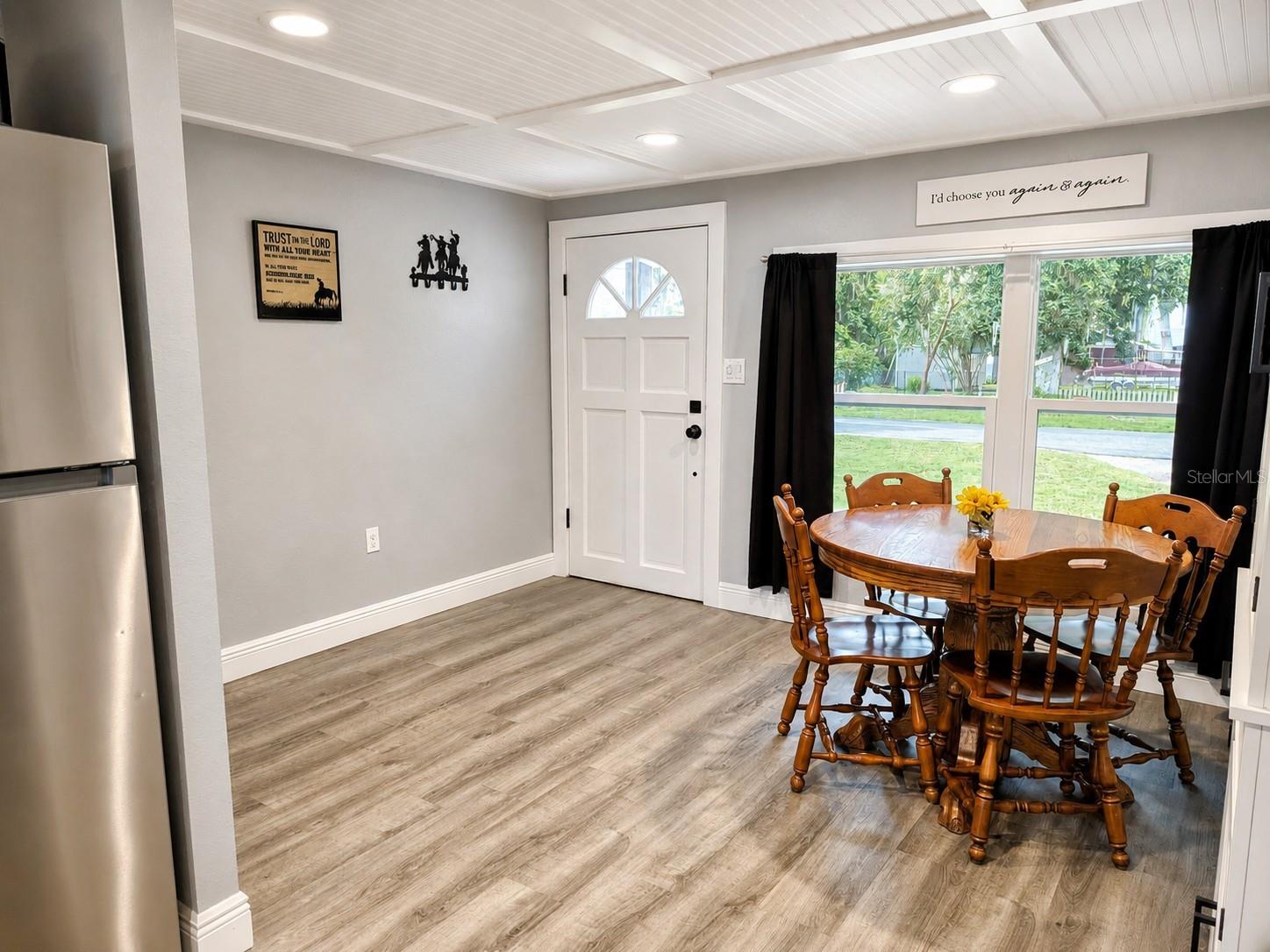 1924 Cr 439c, Lake Panasoffkee, FL 33538