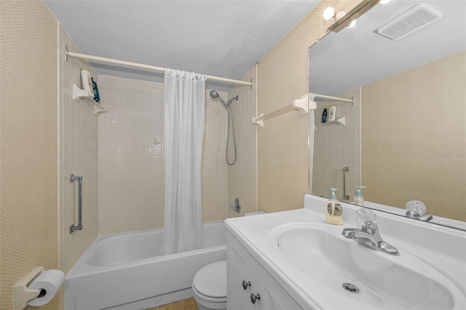 2400 Winding Creek Unit 17-103, Clearwater, FL 33761