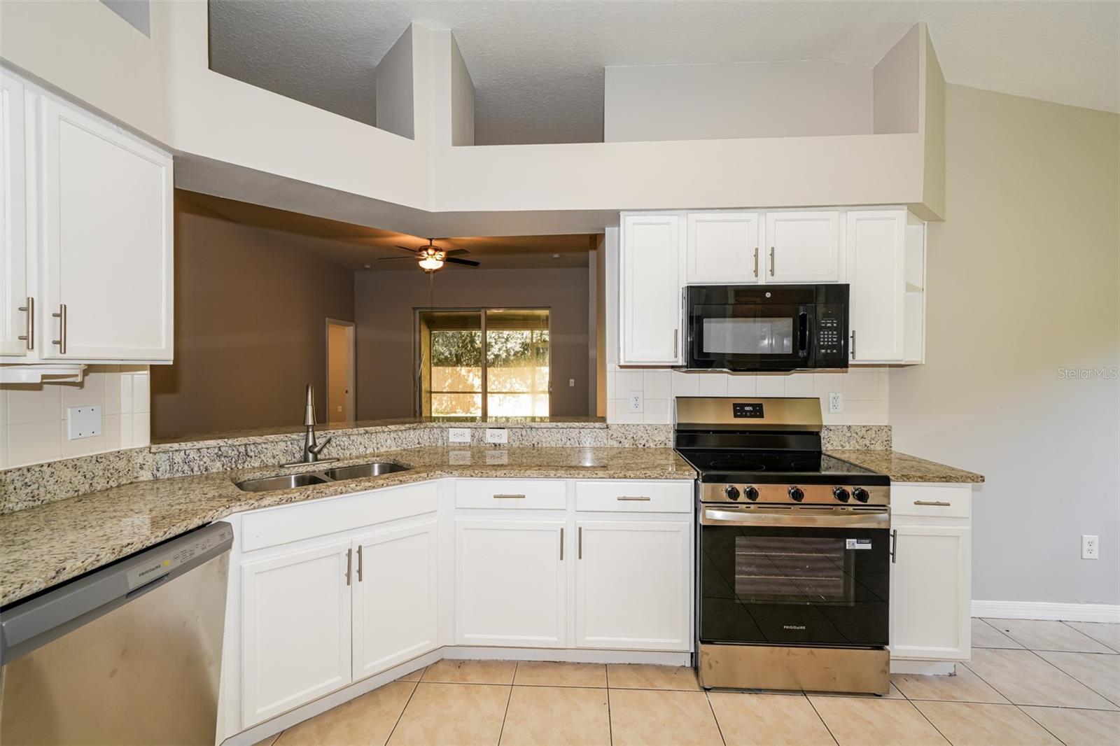 8516 Canterbury Lake, Tampa, FL 33619