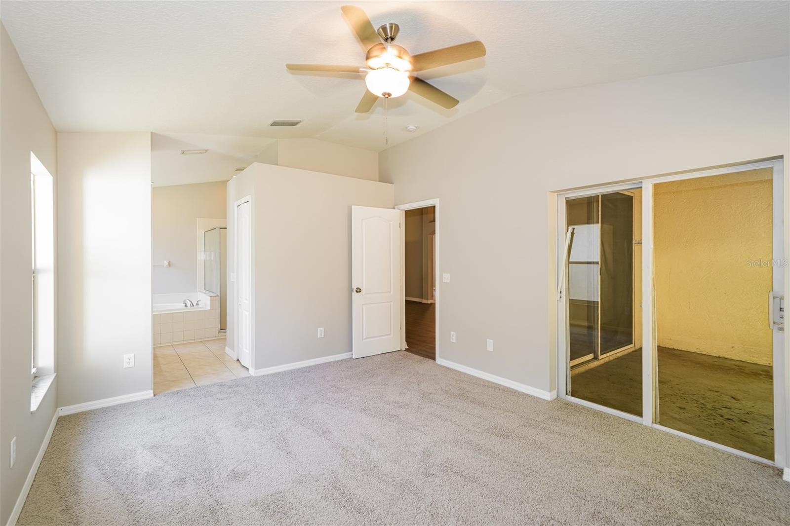 8516 Canterbury Lake, Tampa, FL 33619