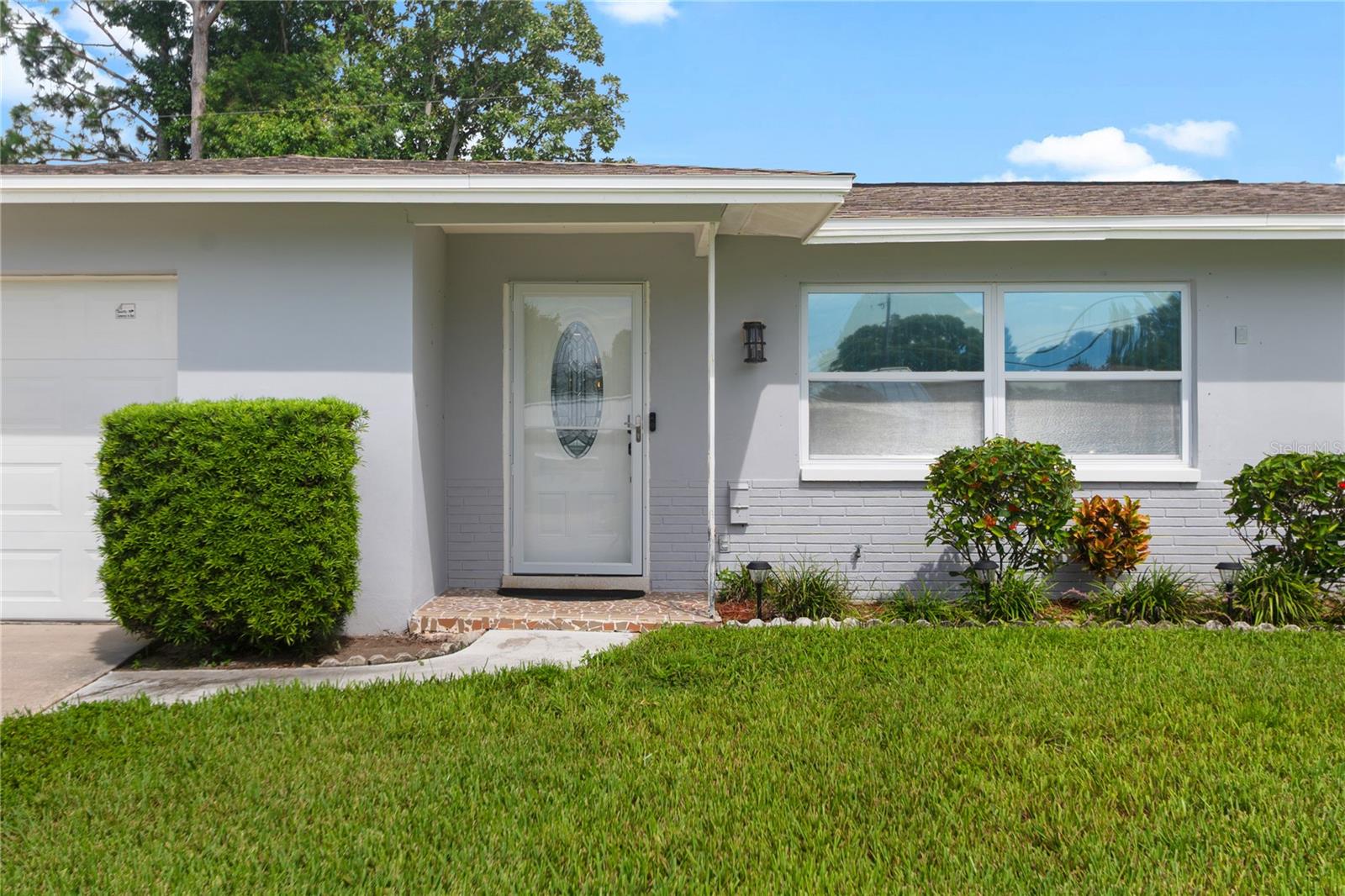 487 Lake Hill, Largo, FL 33771