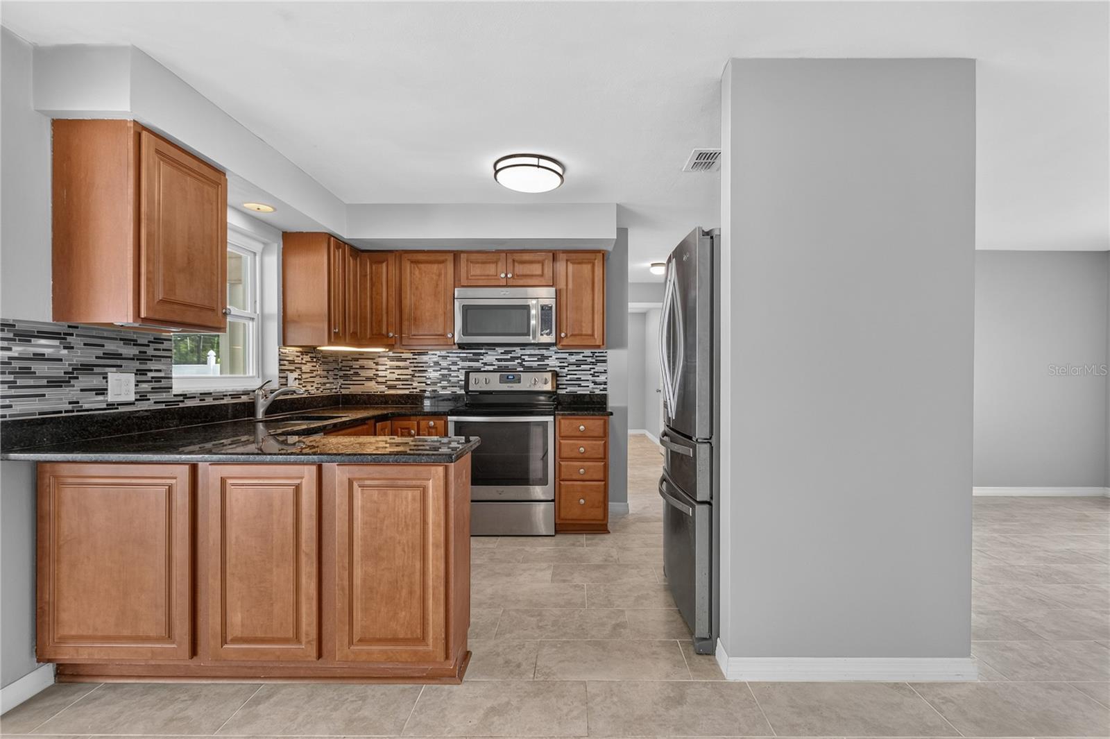 487 Lake Hill, Largo, FL 33771