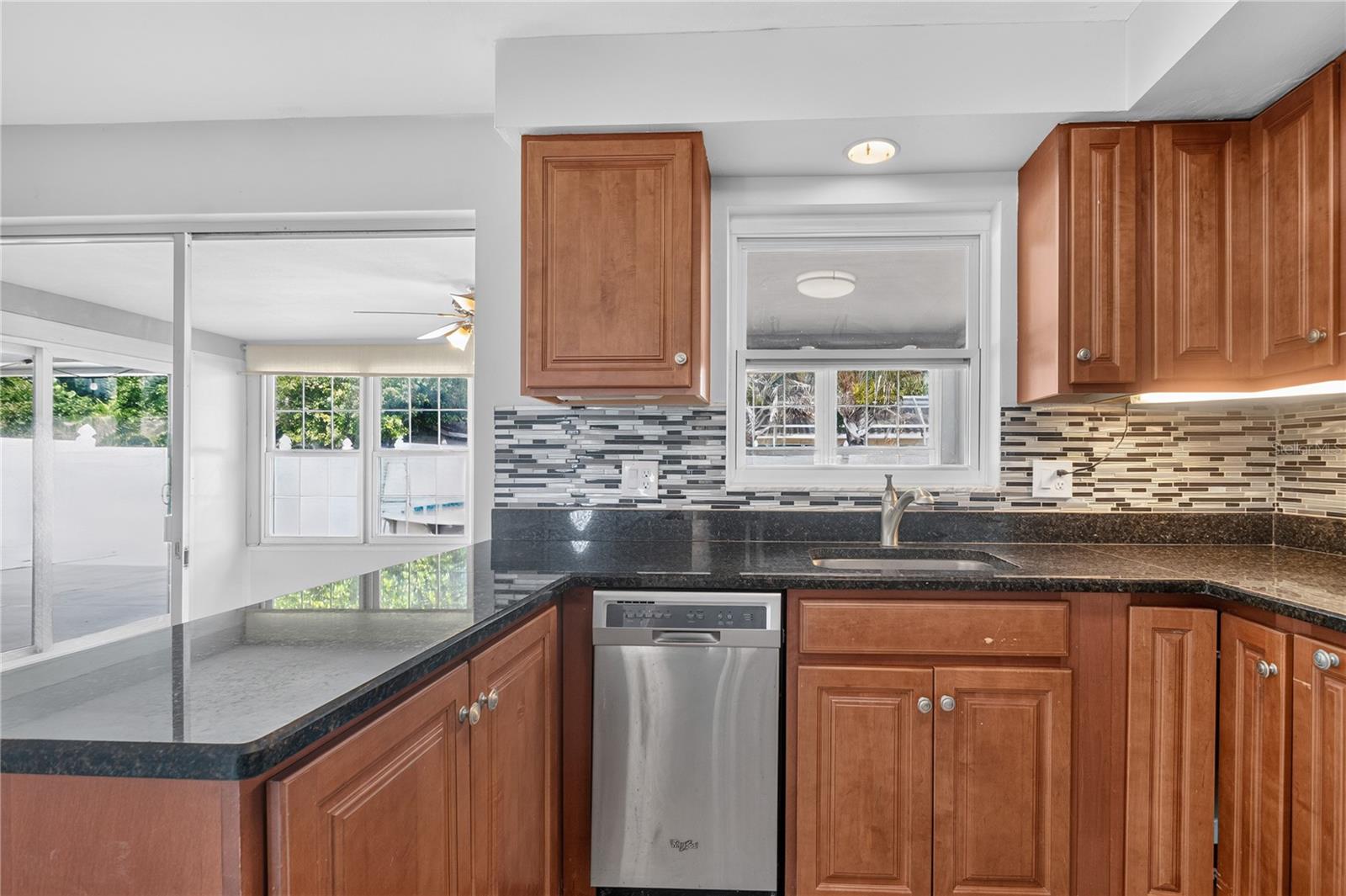 487 Lake Hill, Largo, FL 33771